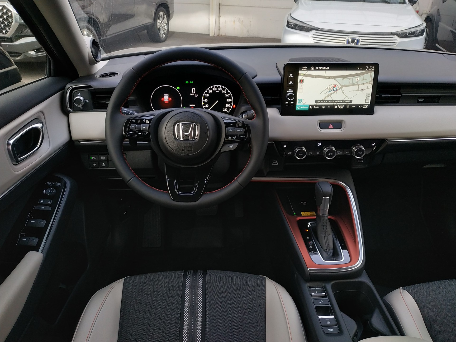 HONDA HR-V 1.5i-MMD Advance Style CVT Automat-image-11