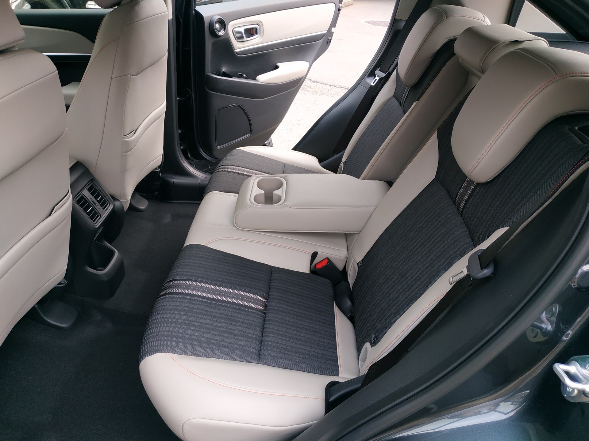 HONDA HR-V 1.5i-MMD Advance Style CVT Automat-image-16