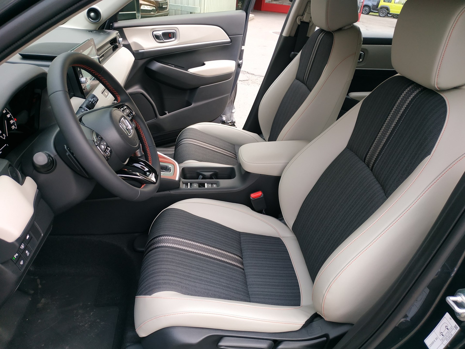 HONDA HR-V 1.5i-MMD Advance Style CVT Automat-image-10