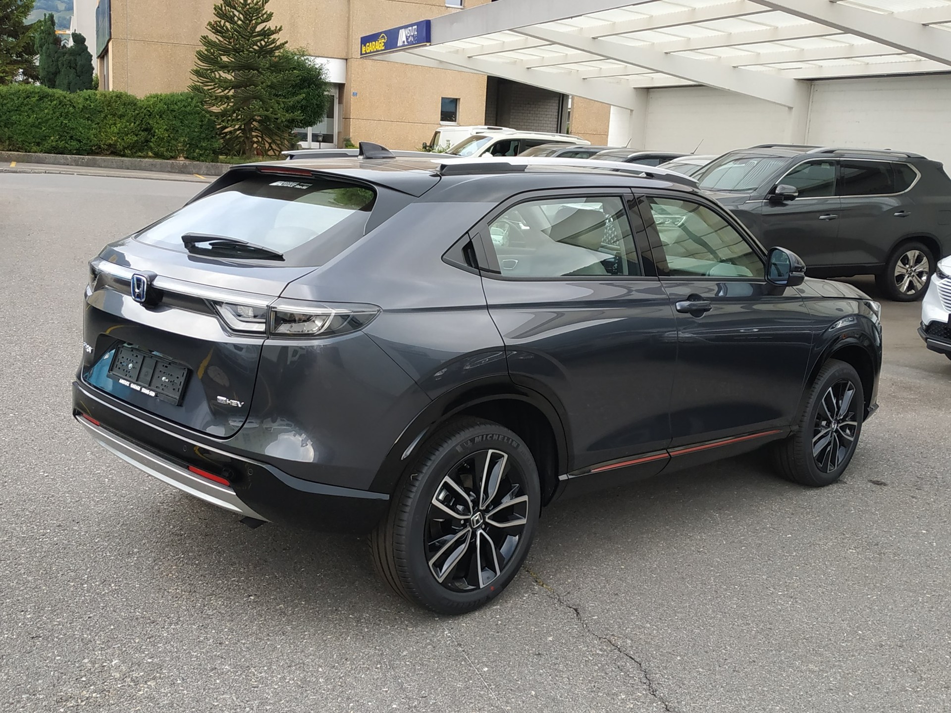 HONDA HR-V 1.5i-MMD Advance Style CVT Automat-image-4