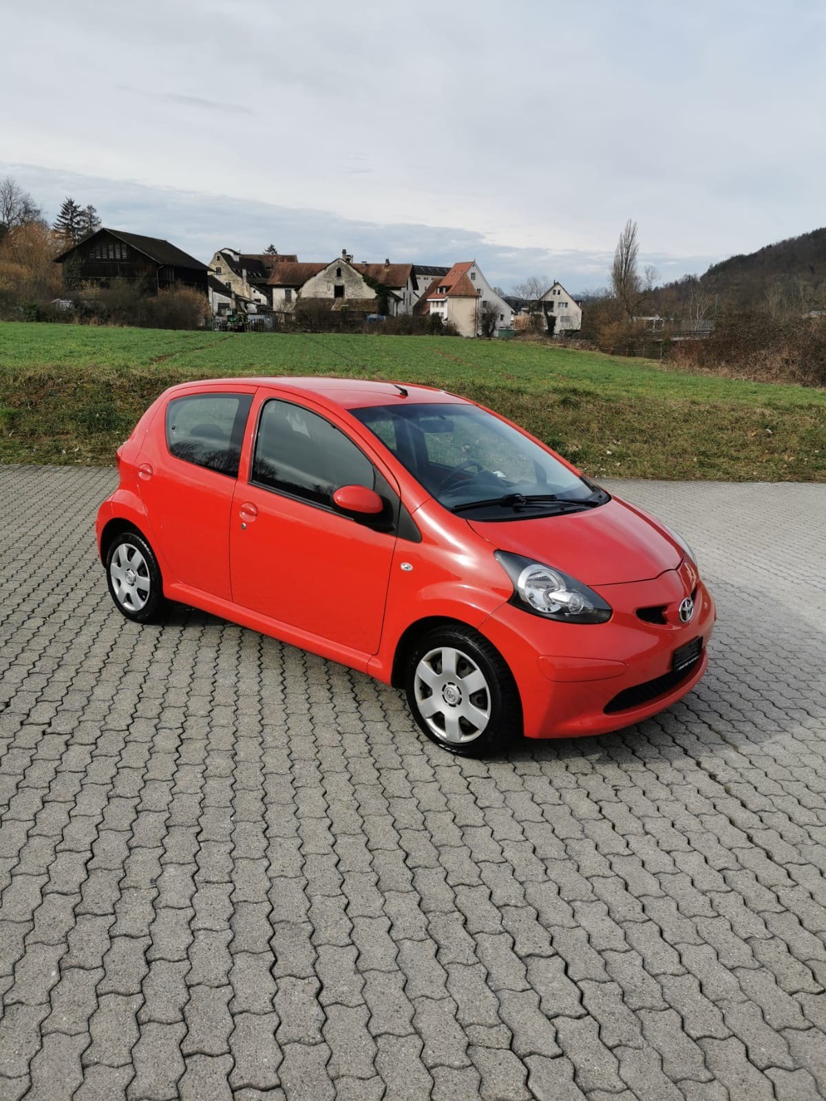 TOYOTA Aygo 1.0 Linea Luna-image-1