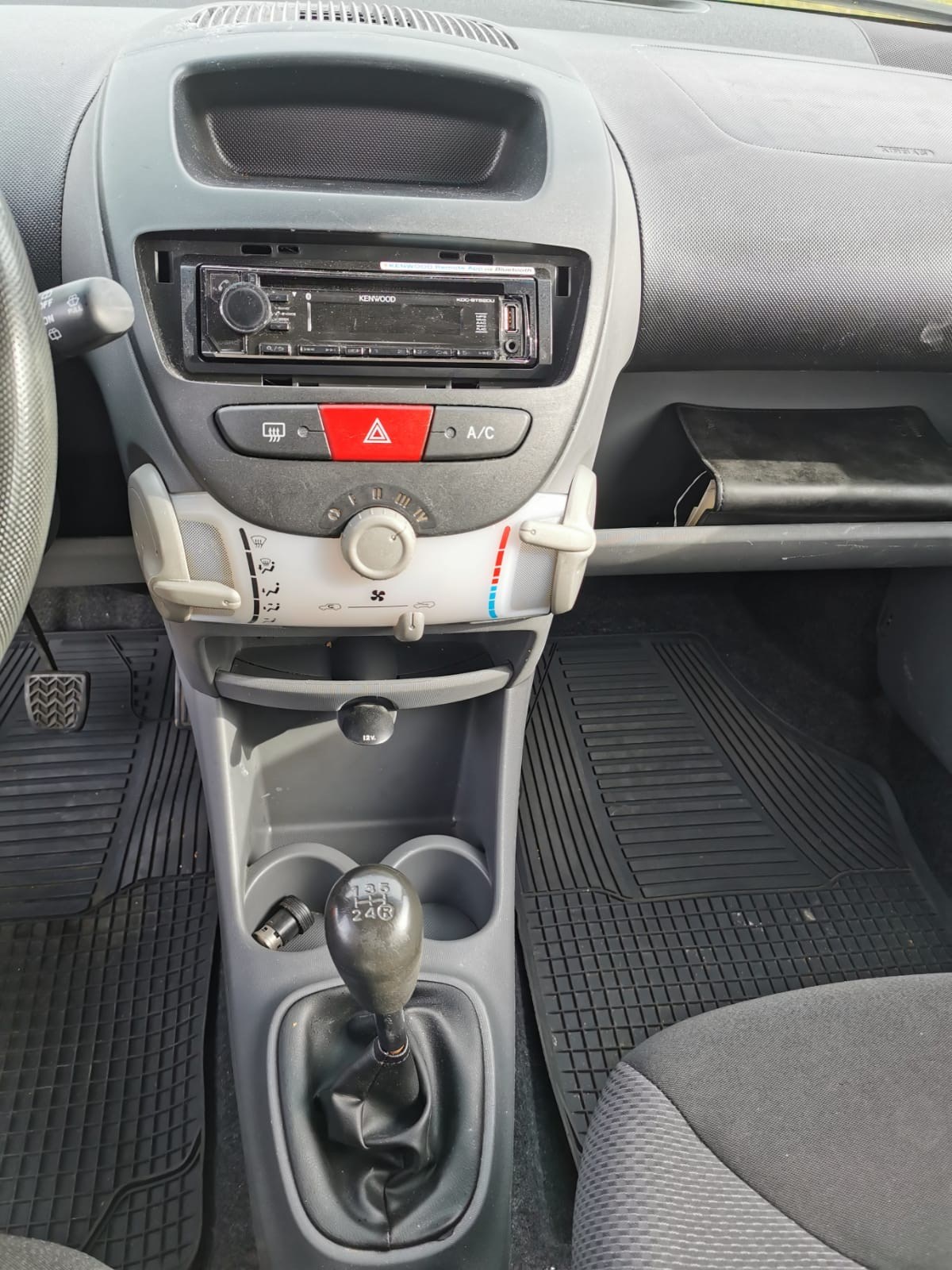 TOYOTA Aygo 1.0 Linea Luna-image-13