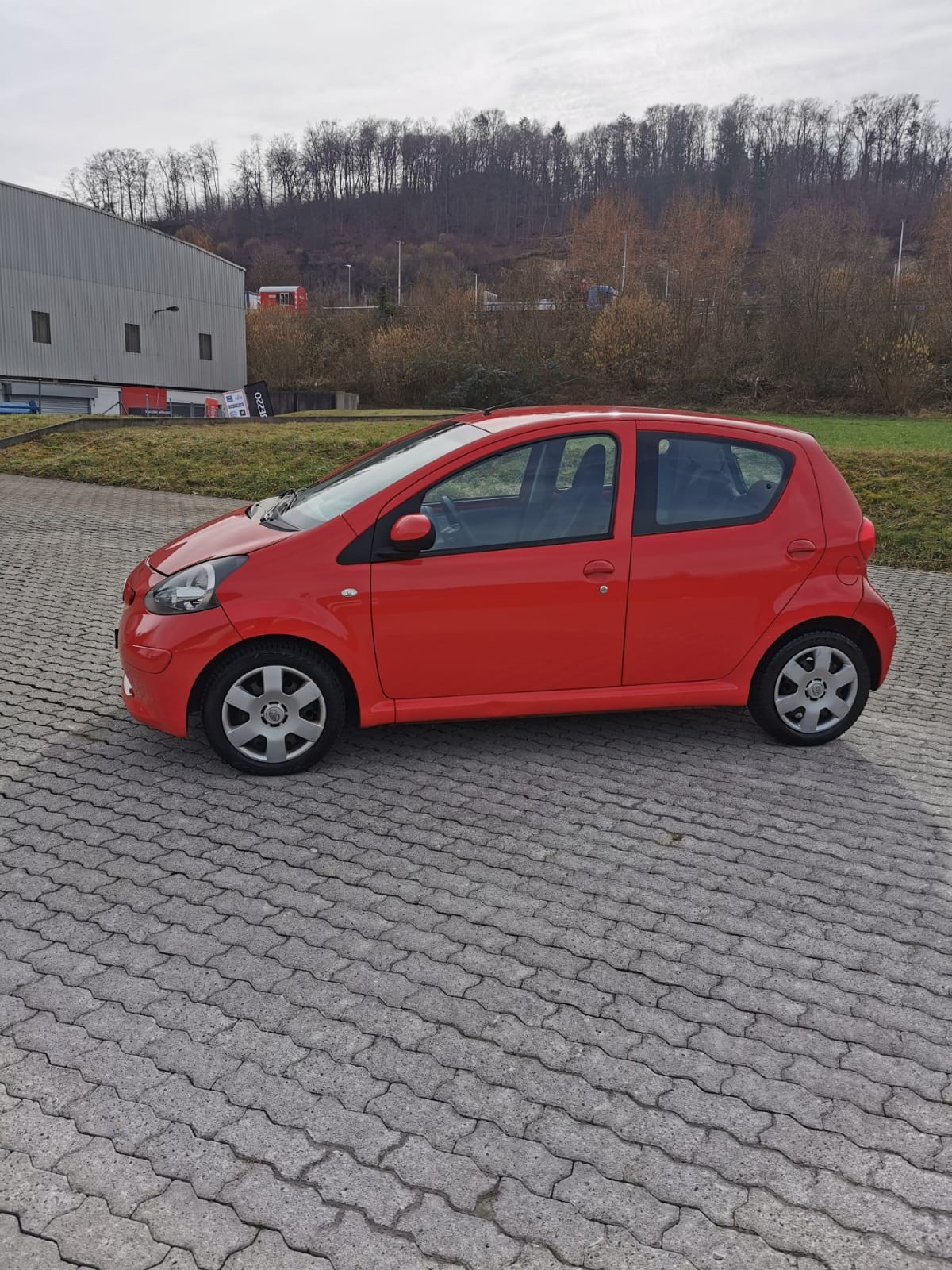 TOYOTA Aygo 1.0 Linea Luna-image-3