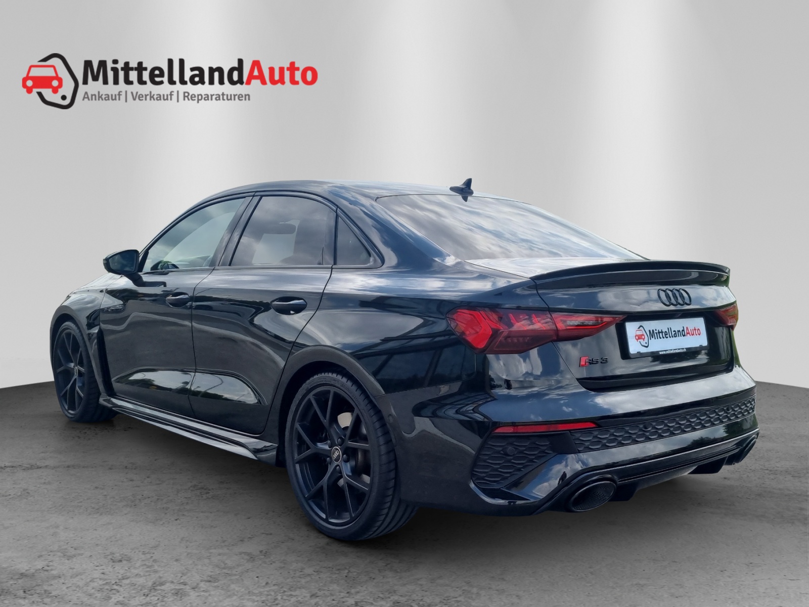 AUDI RS3 Limousine 2.5 TSI quattro S-tronic-image-11