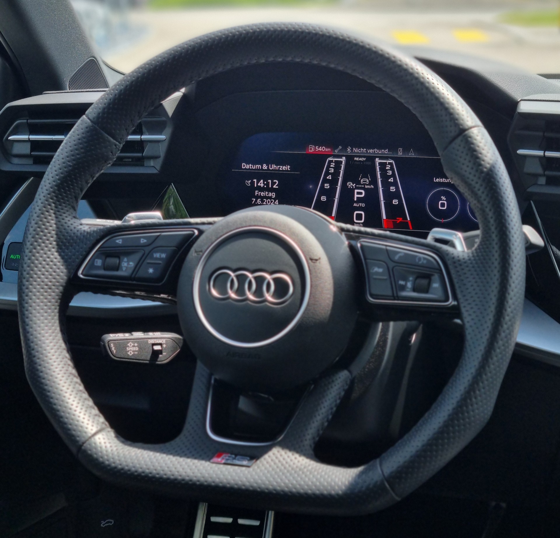 AUDI RS3 Limousine 2.5 TSI quattro S-tronic-image-6
