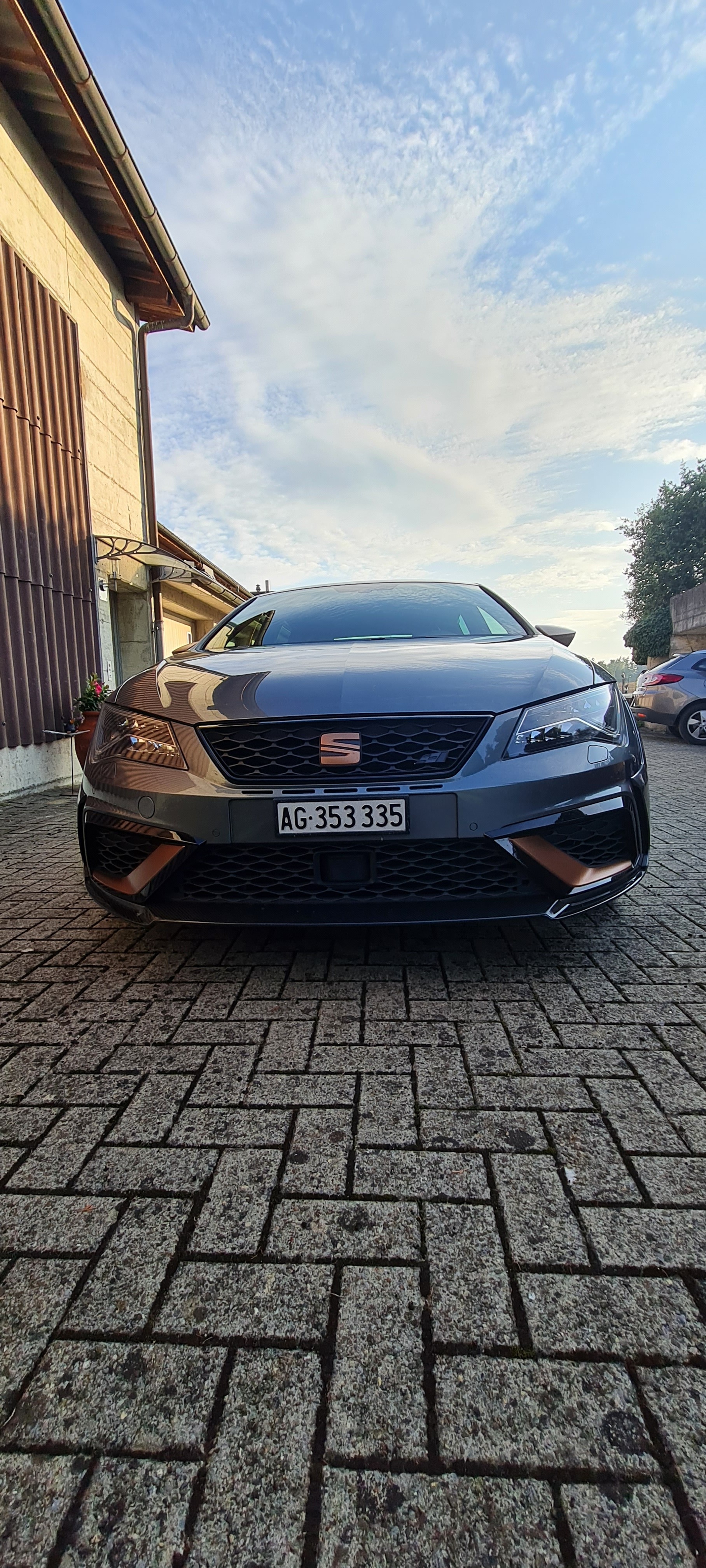 SEAT Leon 2.0 TSI Cupra R DSG-image-2