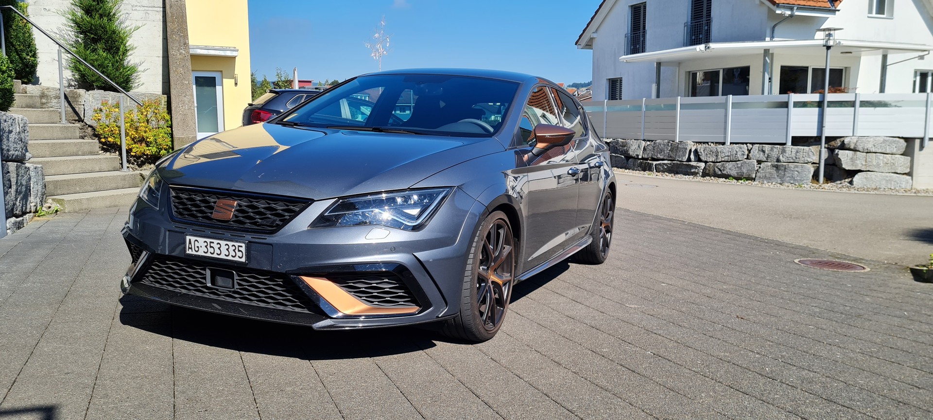 SEAT Leon 2.0 TSI Cupra R DSG-image-0