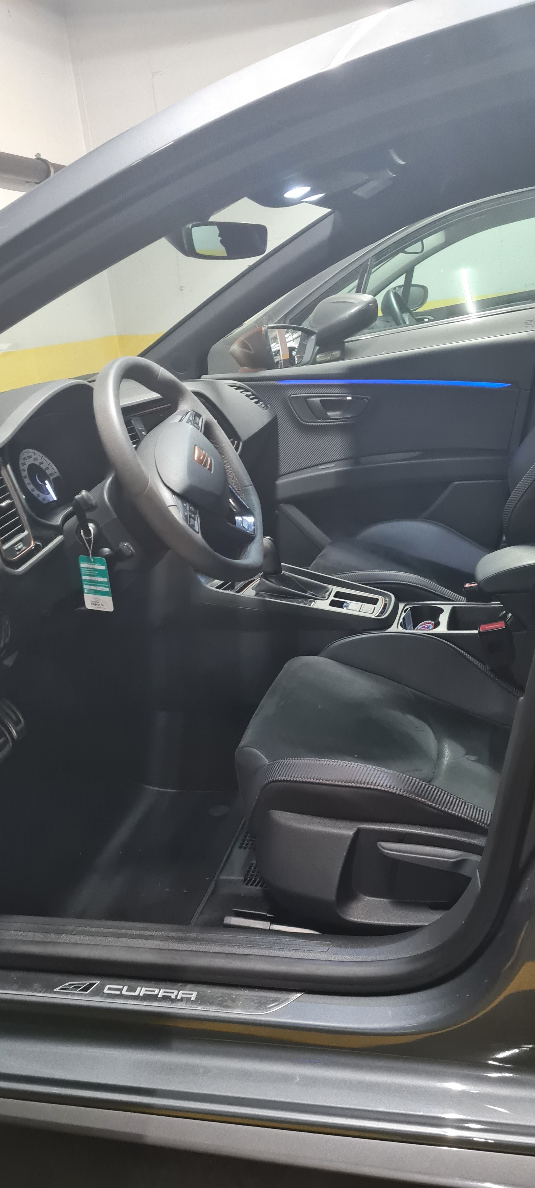 SEAT Leon 2.0 TSI Cupra R DSG-image-5