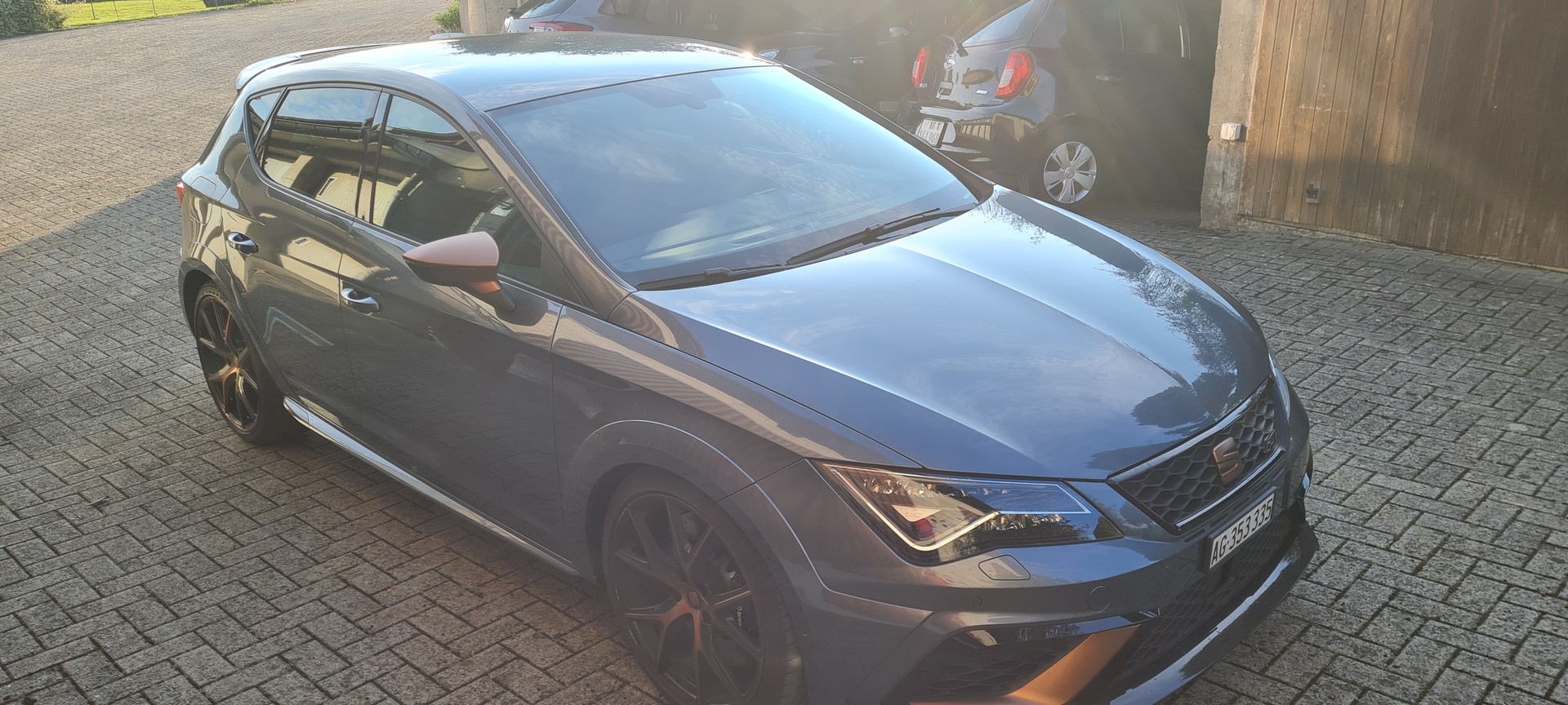 SEAT Leon 2.0 TSI Cupra R DSG-image-11