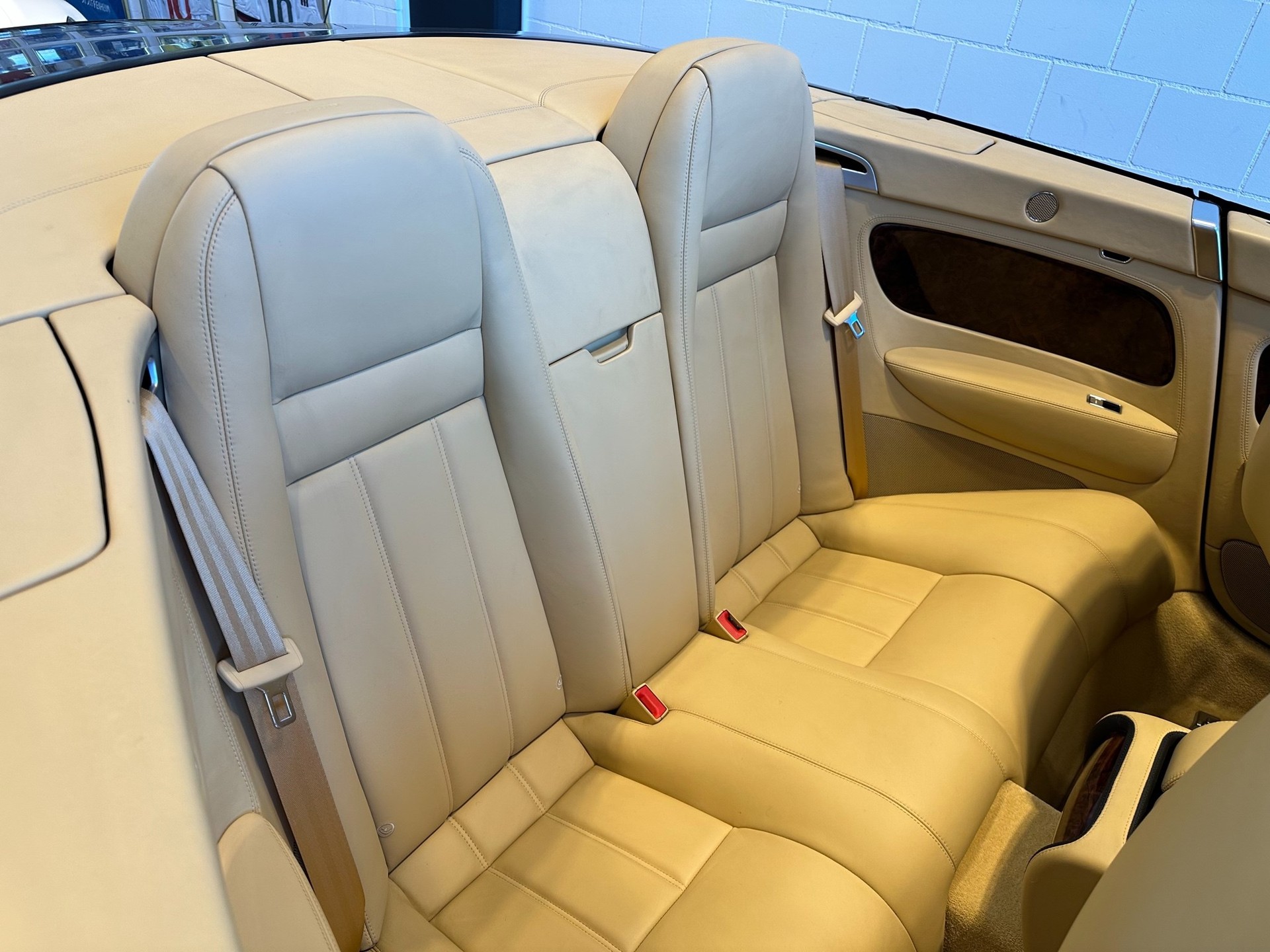 BENTLEY Continental GTC 6.0-image-11