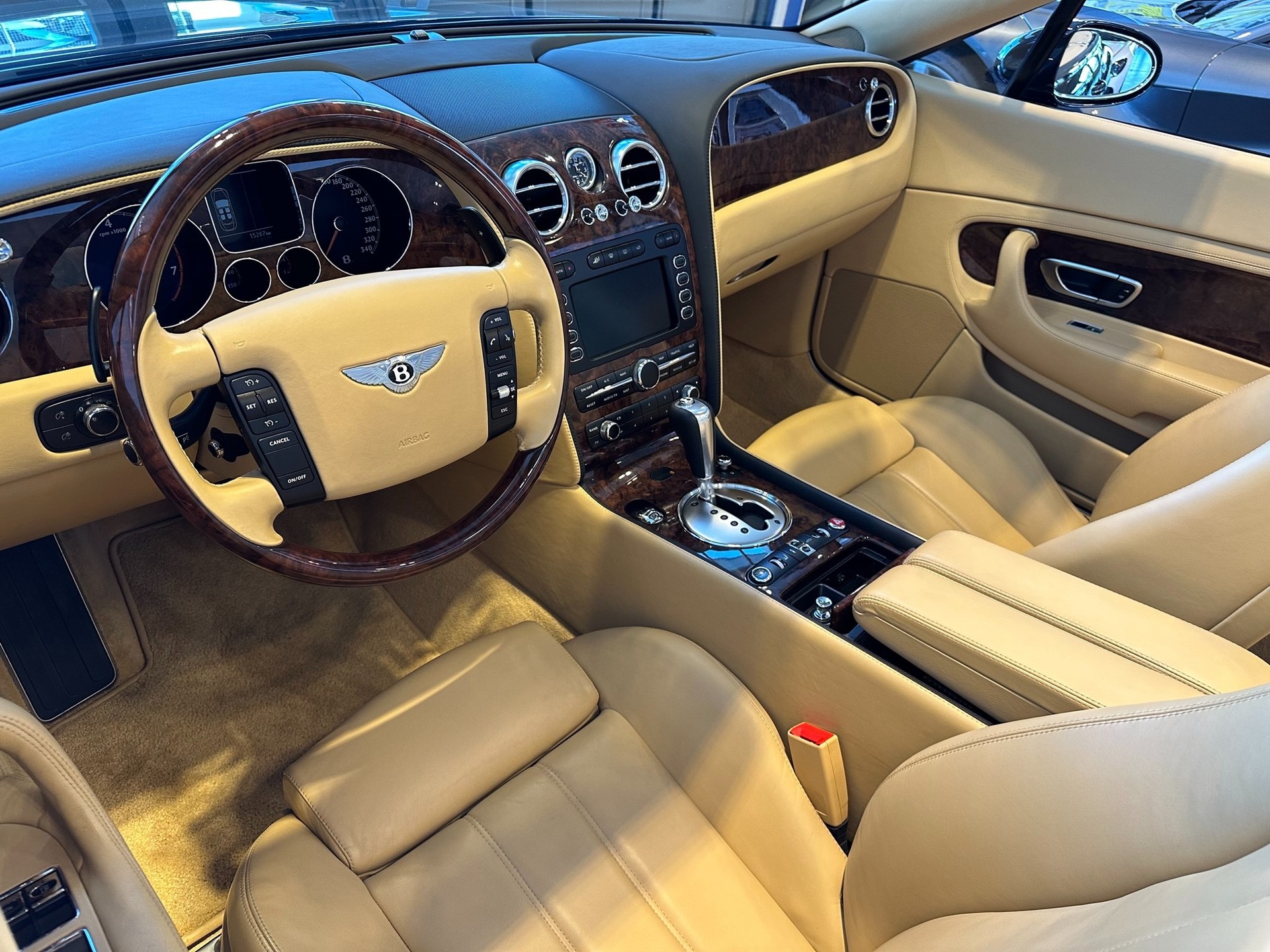 BENTLEY Continental GTC 6.0-image-5