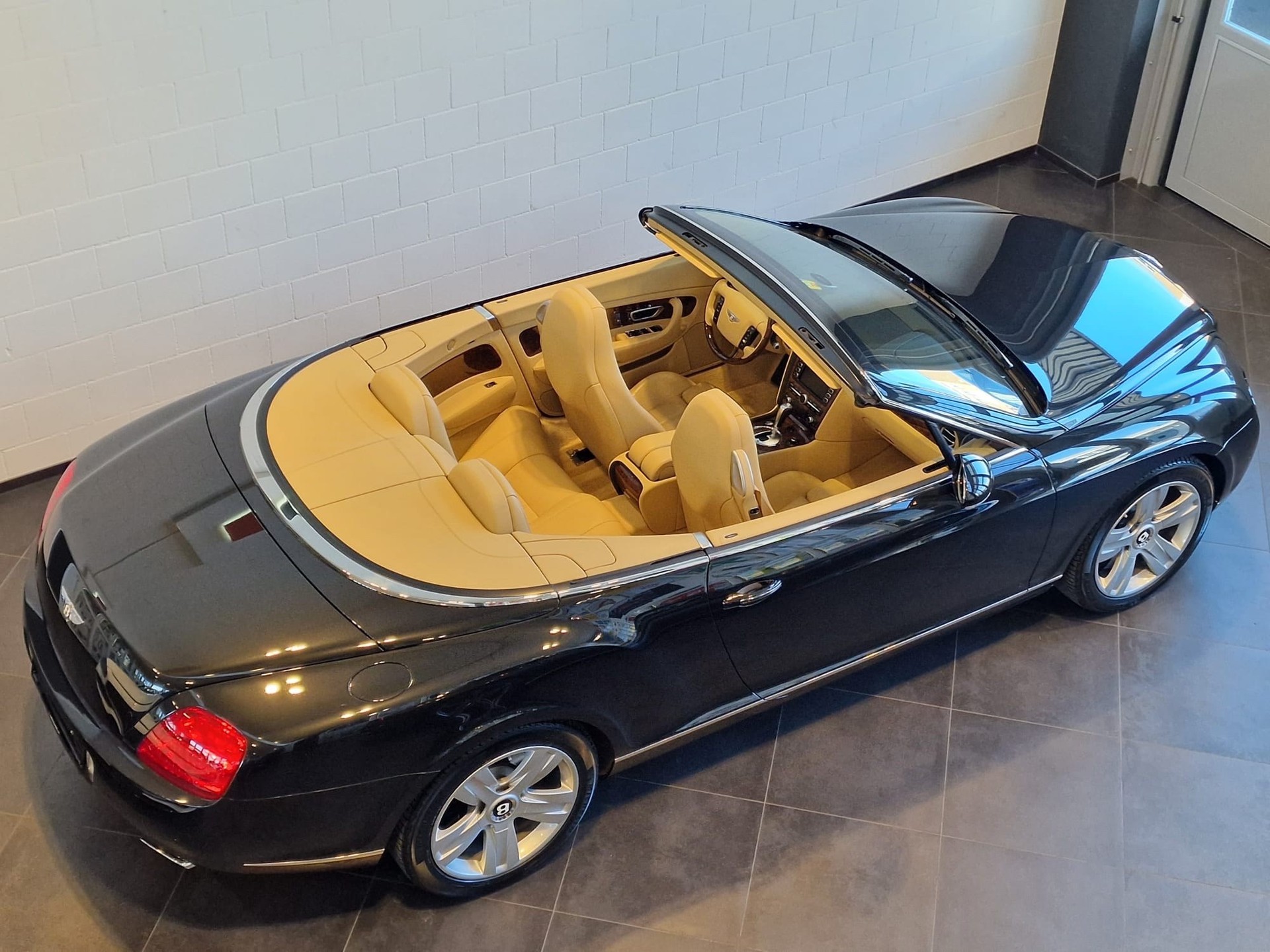 BENTLEY Continental GTC 6.0-image-4