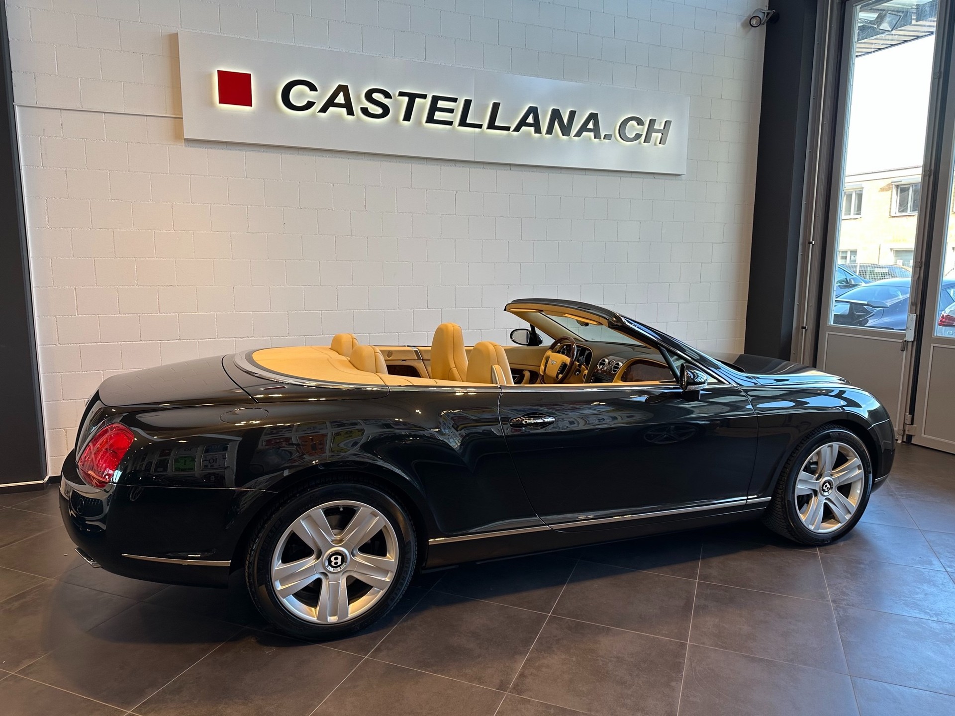 BENTLEY Continental GTC 6.0-image-2