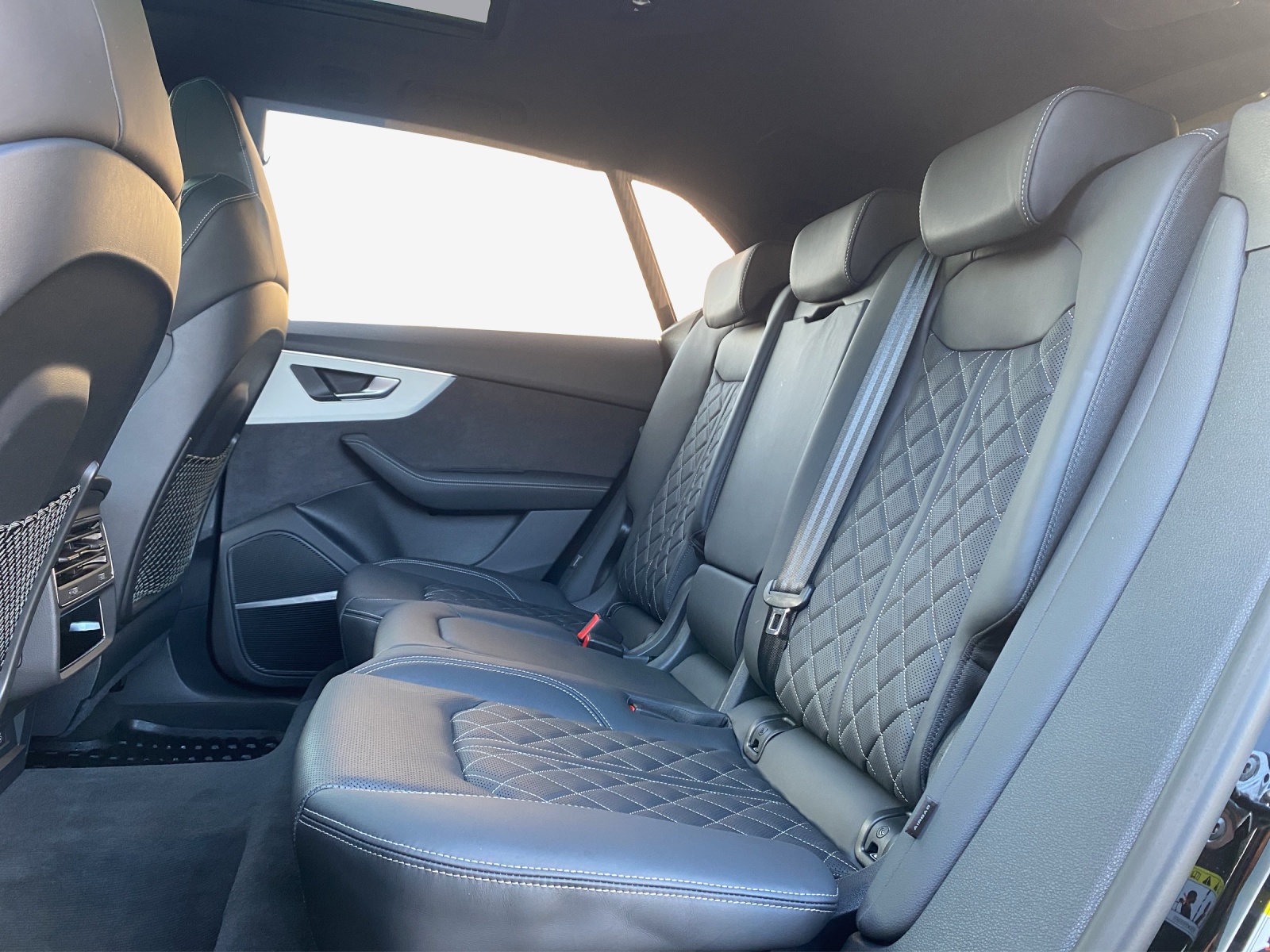 AUDI SQ8 SUV TFSI quattro tiptronic-image-8