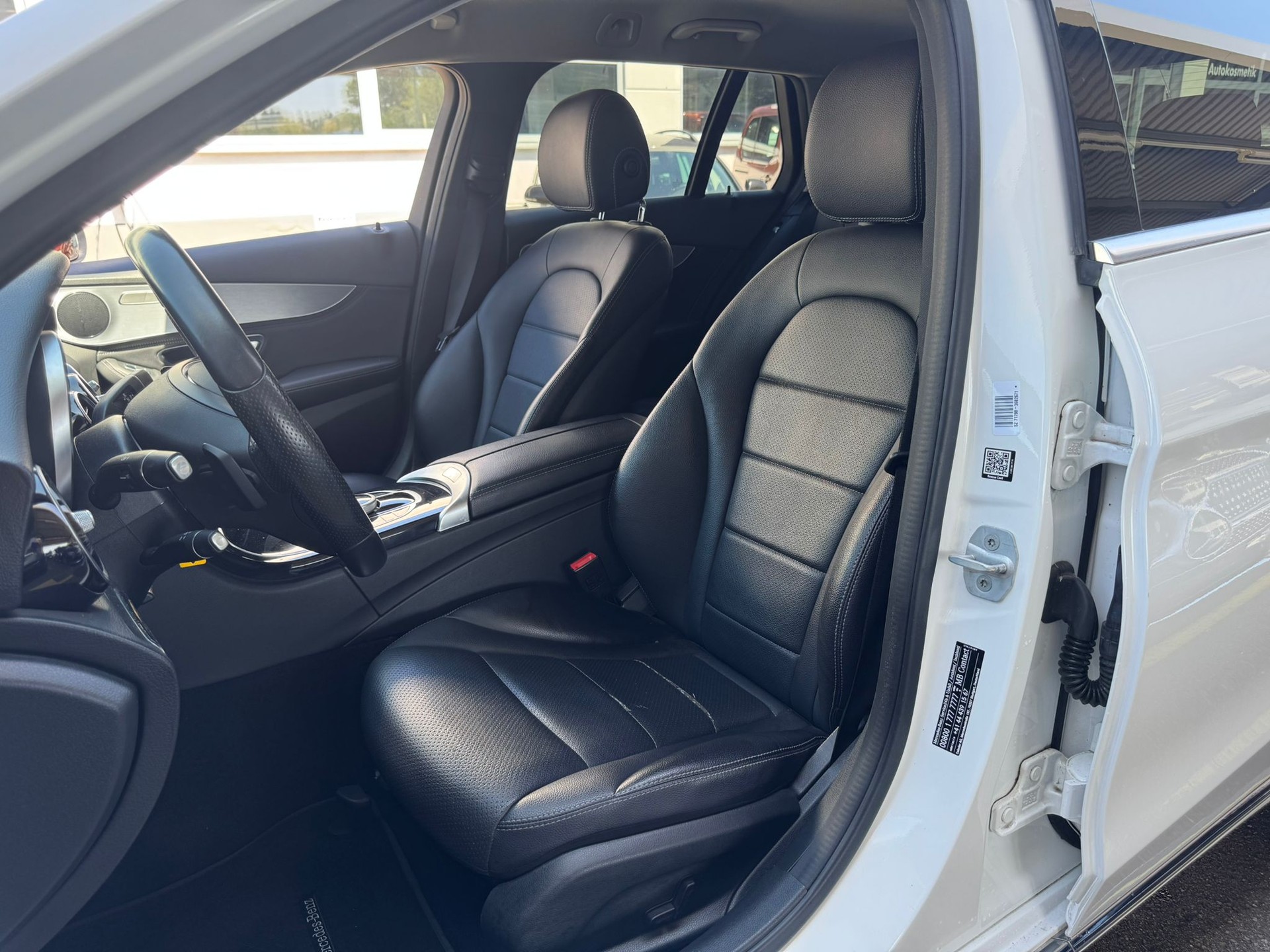 MERCEDES-BENZ C 250 BlueTEC Avantgarde 4Matic 7G-Tronic-image-7
