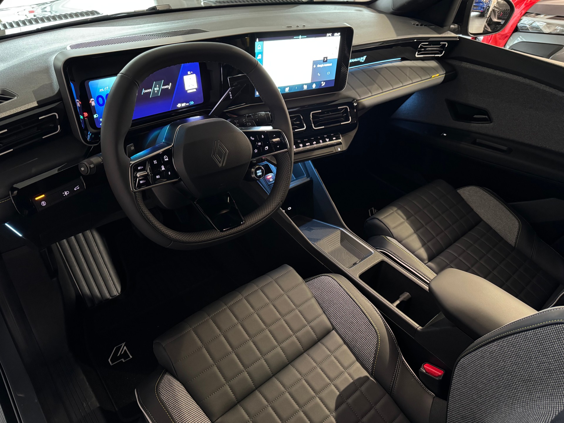 RENAULT R4 E-TECH ELECTRIC iconic 150PS Comfort Range-image-12