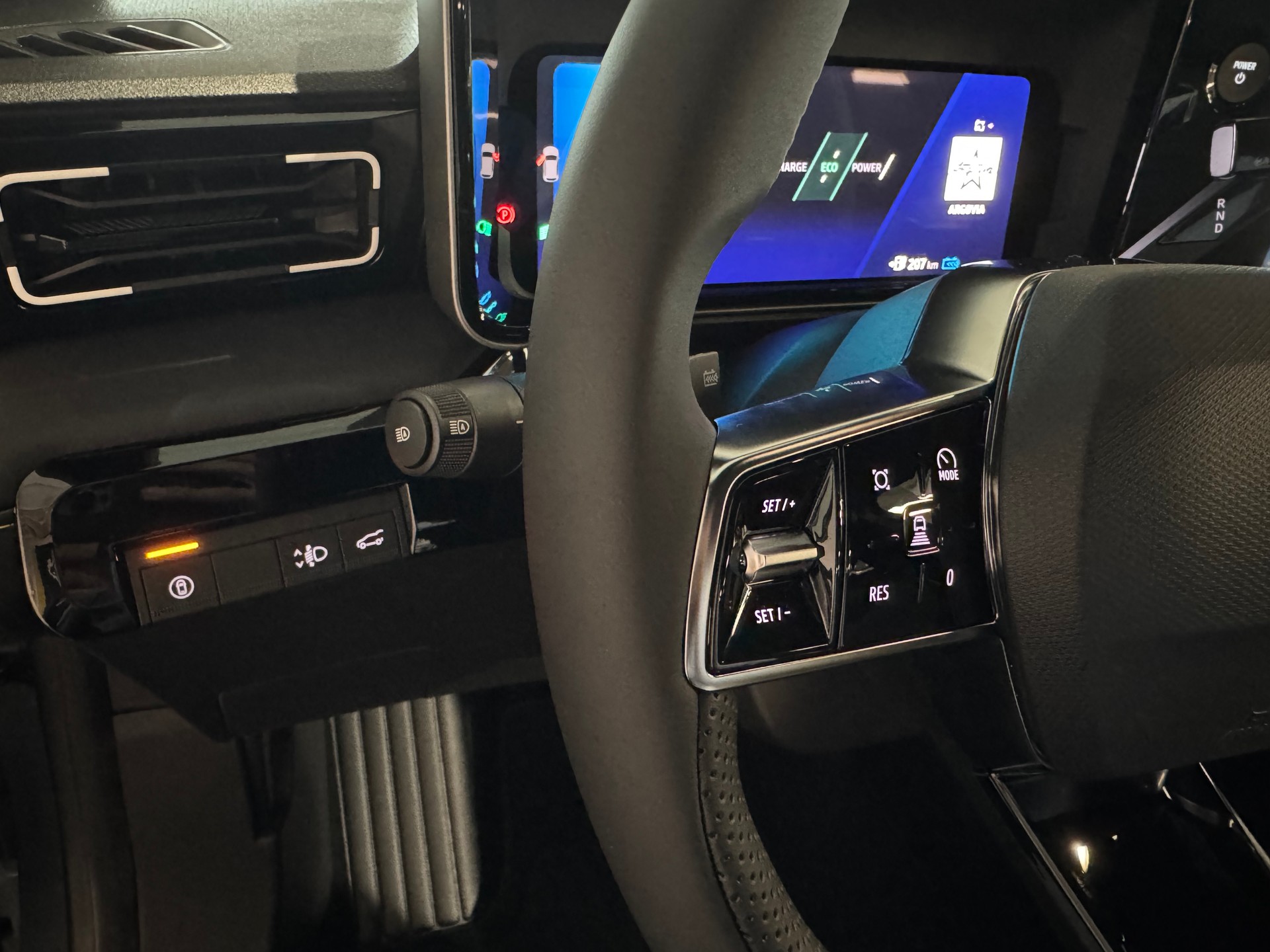 RENAULT R4 E-TECH ELECTRIC iconic 150PS Comfort Range-image-16