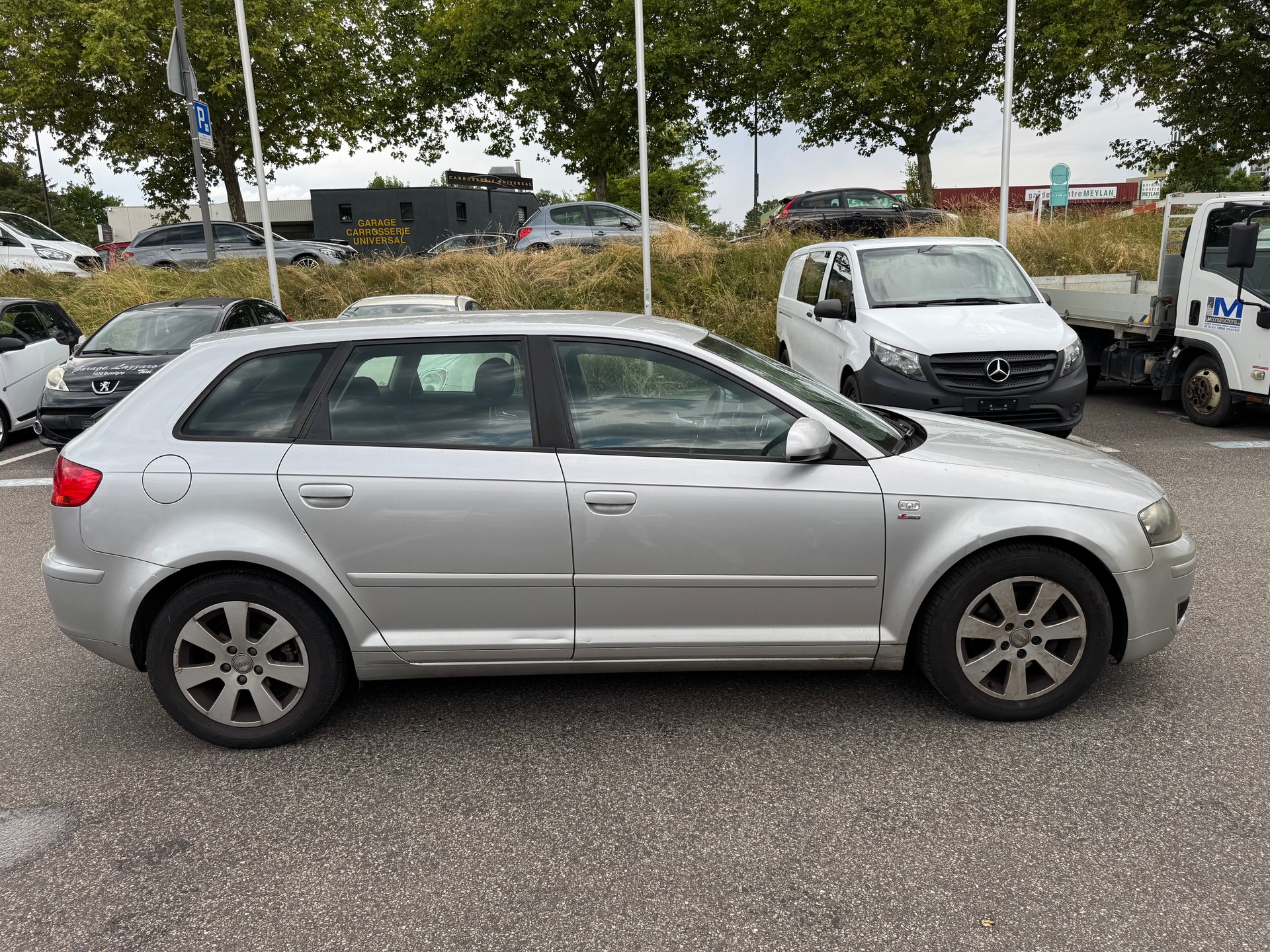 AUDI A3 Sportback 2.0 FSI Ambition-image-6