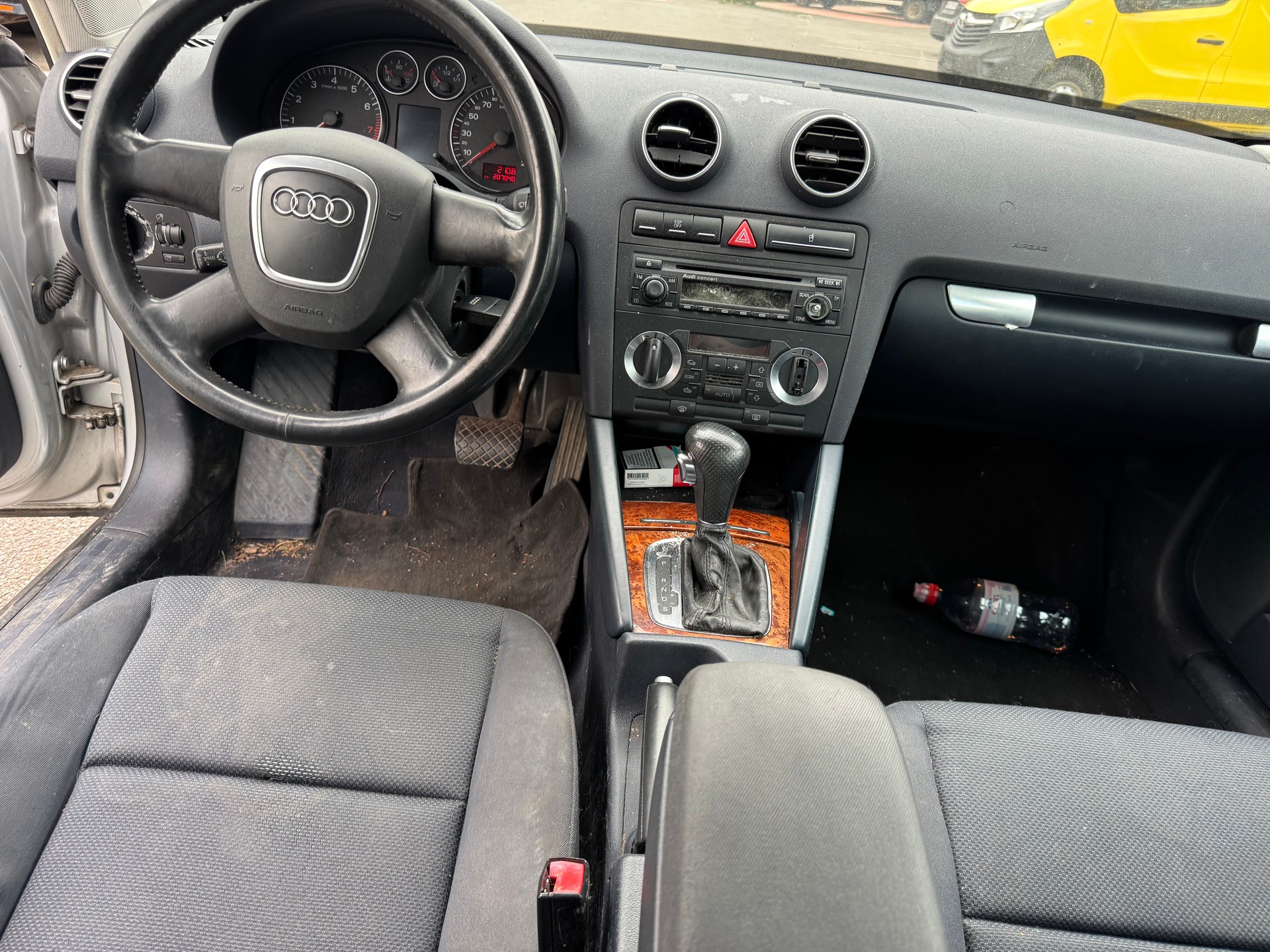 AUDI A3 Sportback 2.0 FSI Ambition-image-19