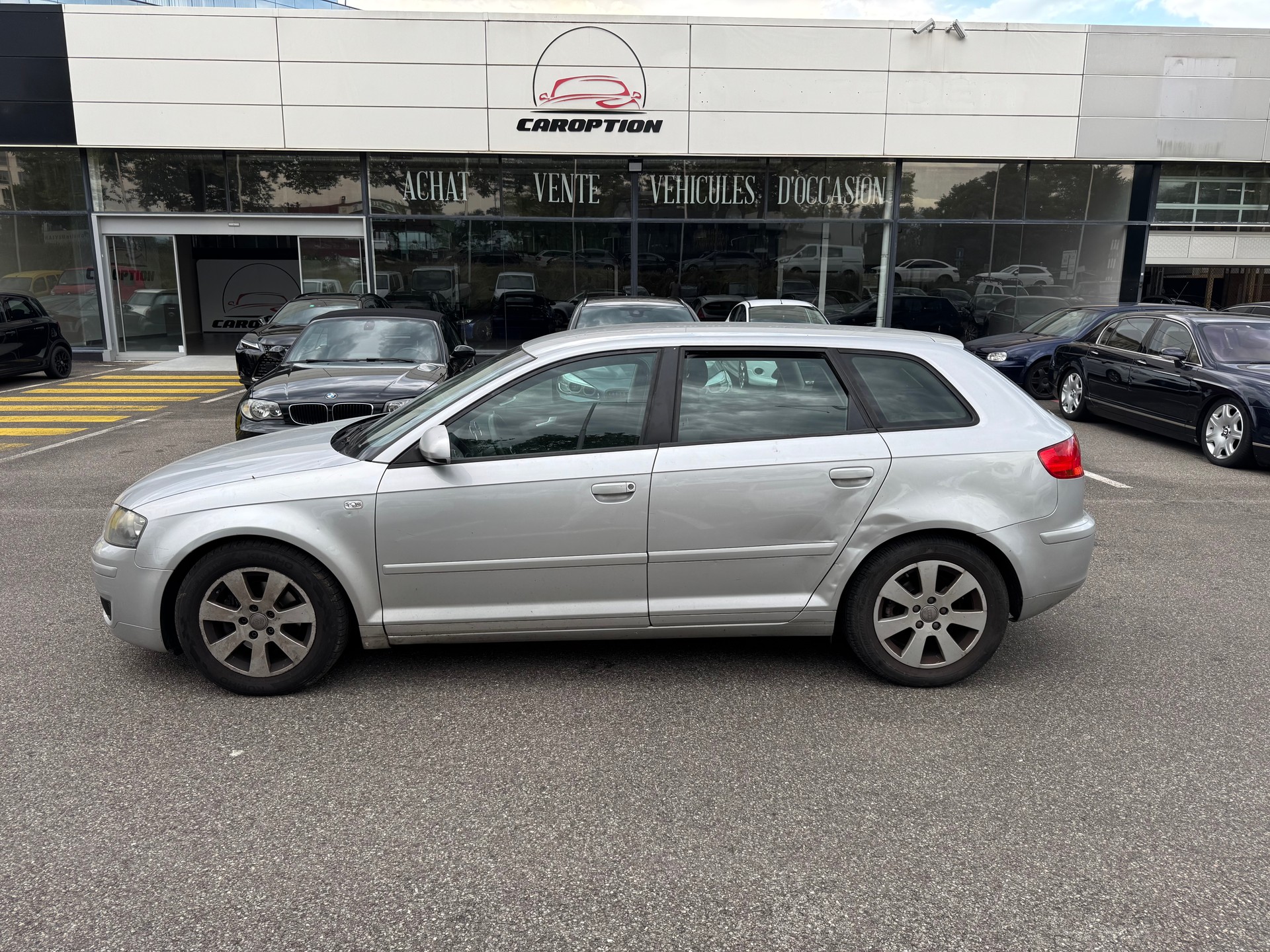AUDI A3 Sportback 2.0 FSI Ambition-image-1
