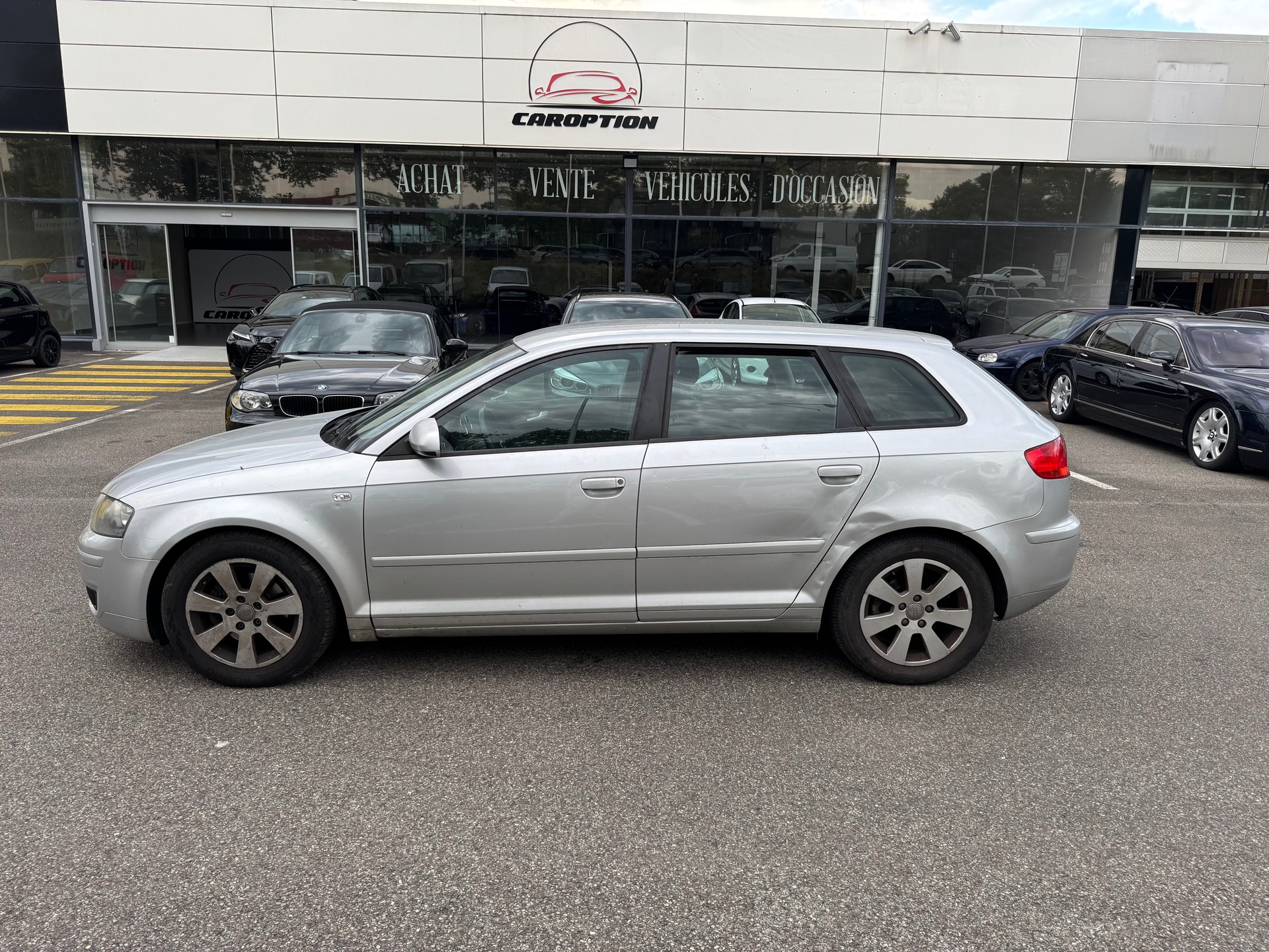 AUDI A3 Sportback 2.0 FSI Ambition-image-5