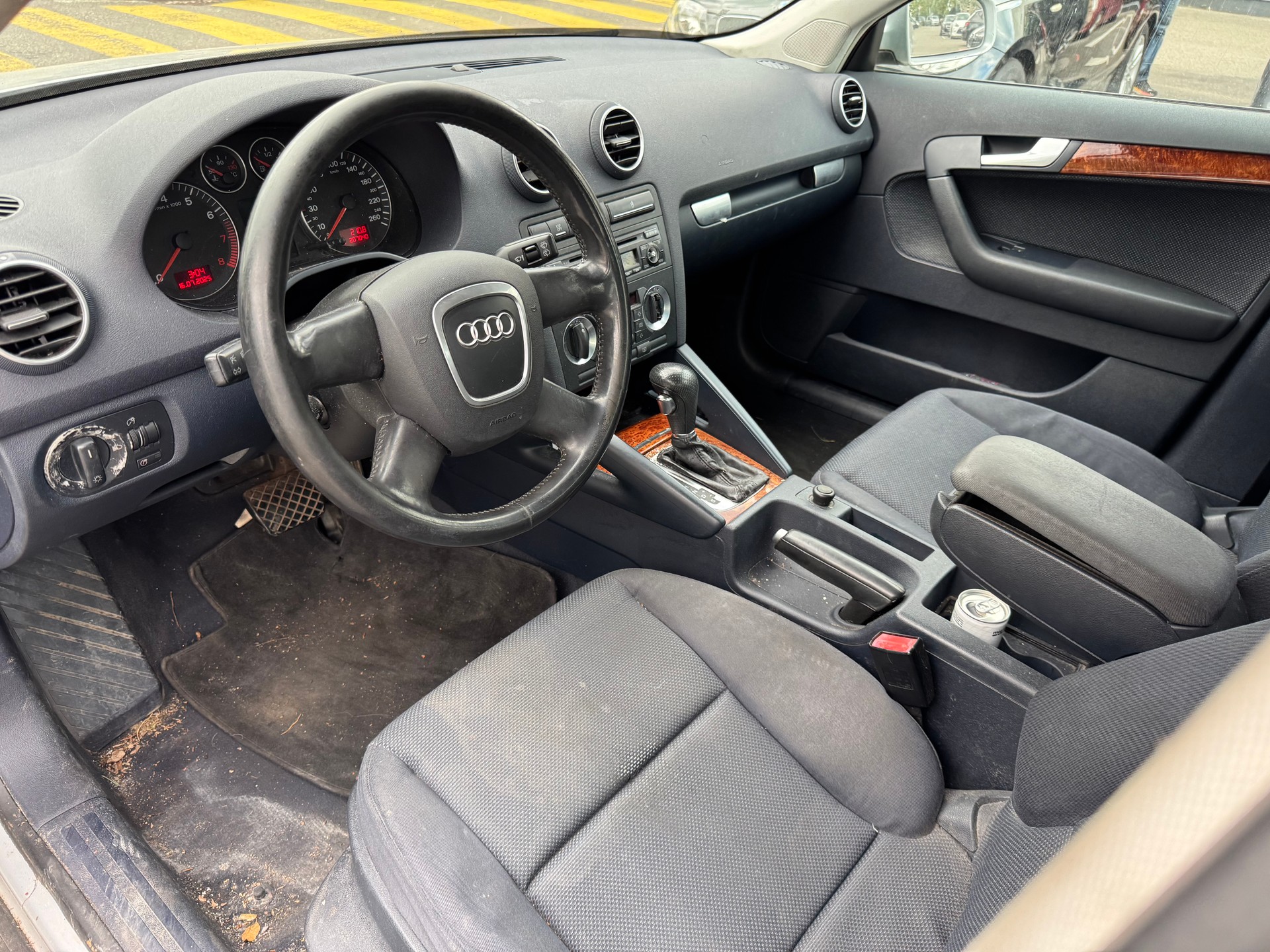 AUDI A3 Sportback 2.0 FSI Ambition-image-16