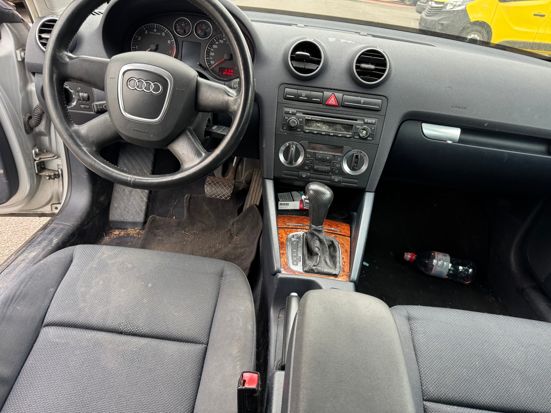 AUDI A3 Sportback 2.0 FSI Ambition-image-12