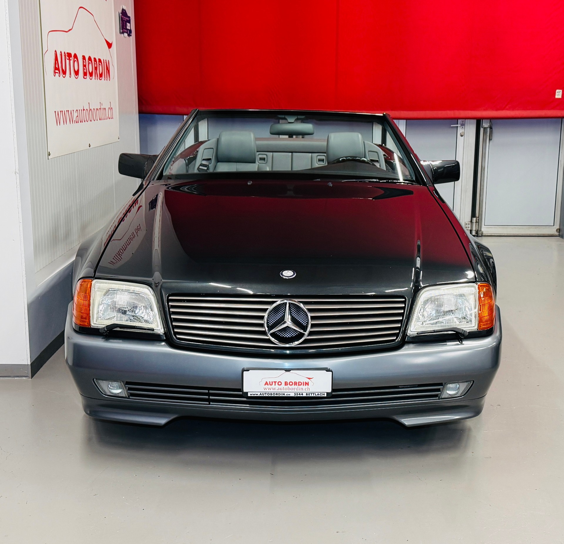MERCEDES-BENZ 300 SL „Blauschwarz metallic“ 1. Lack-image-1