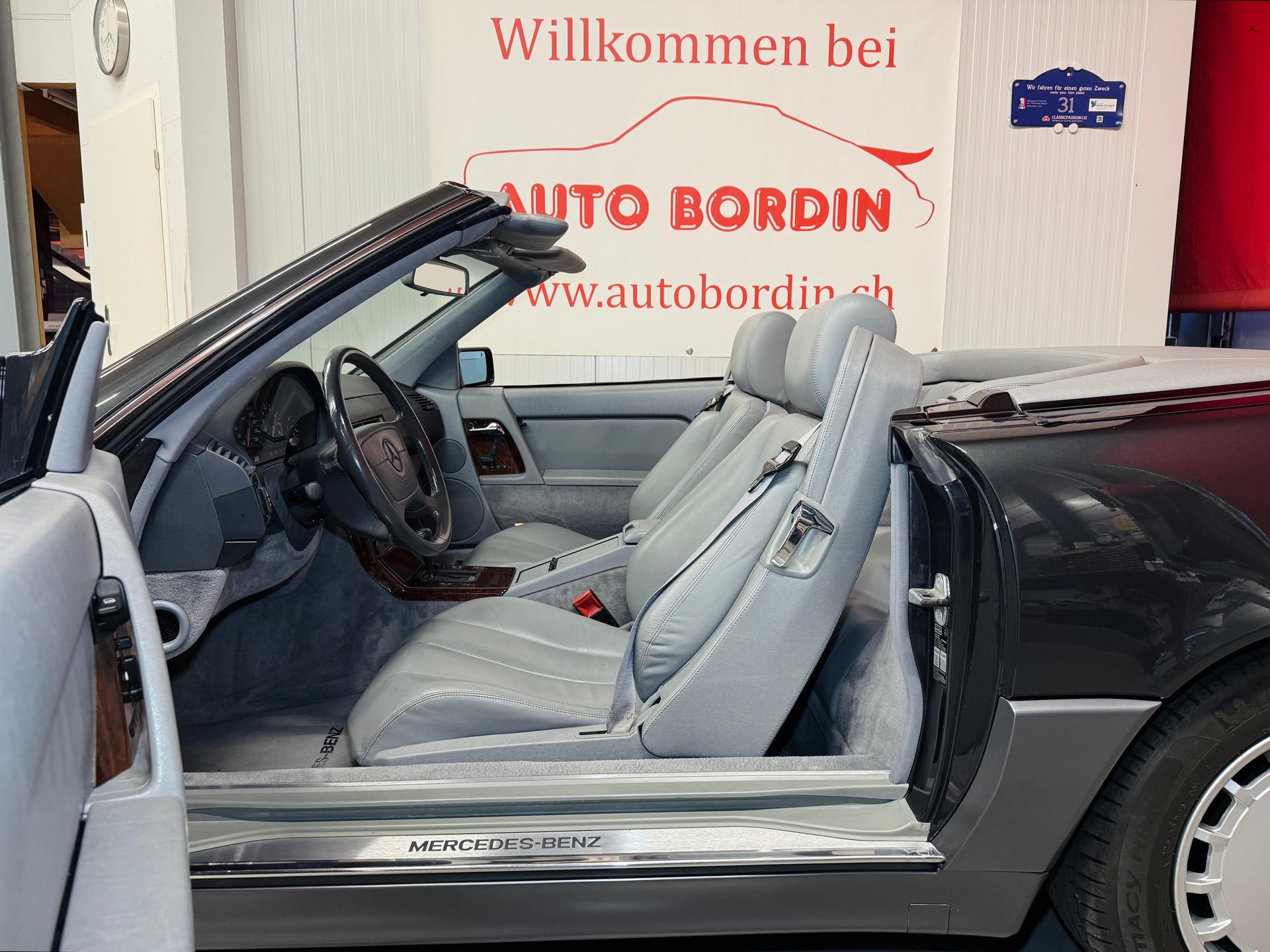 MERCEDES-BENZ 300 SL „Blauschwarz metallic“ 1. Lack-image-4