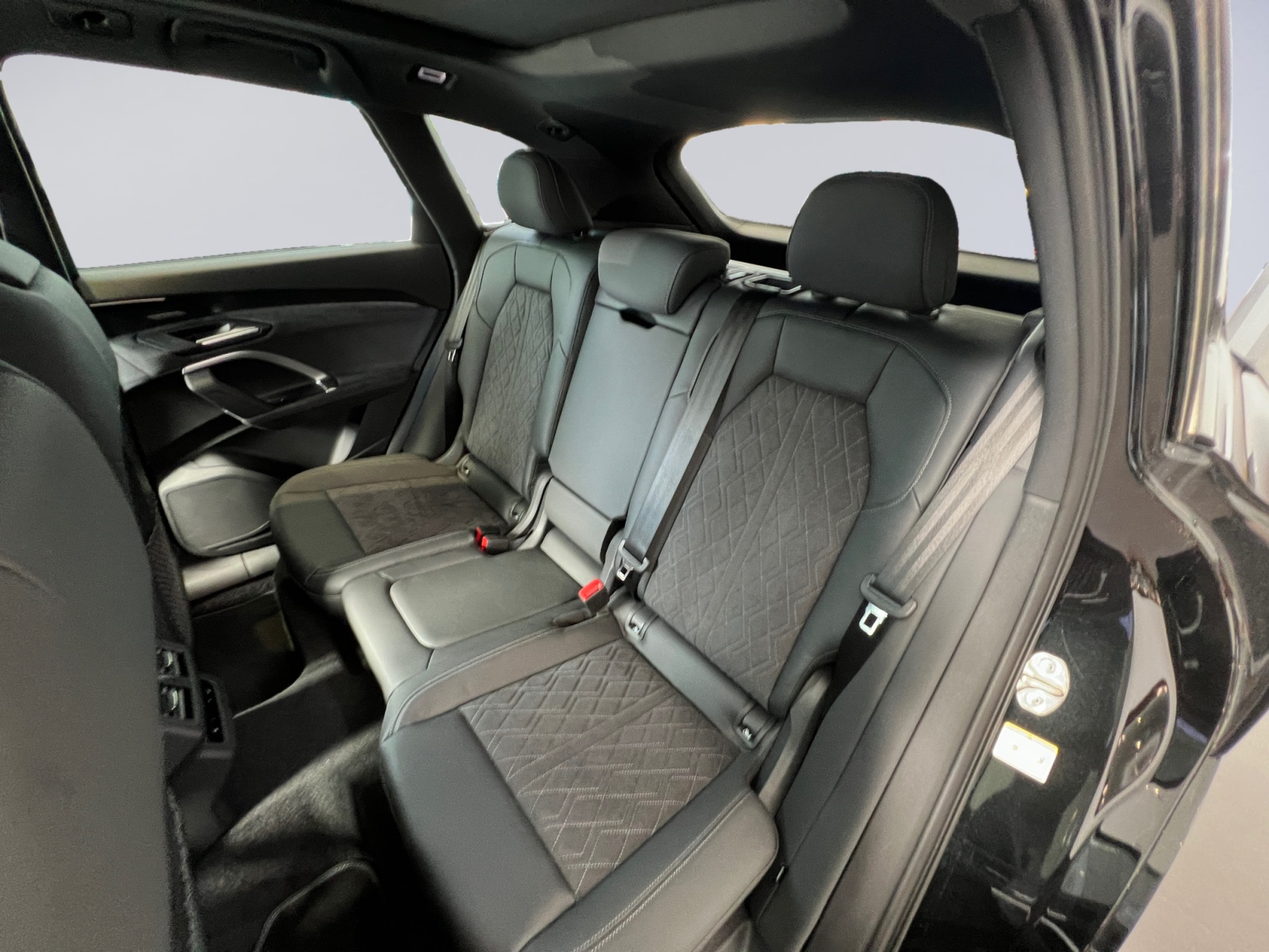 AUDI SQ5 TFSI quattro S-tronic-image-12