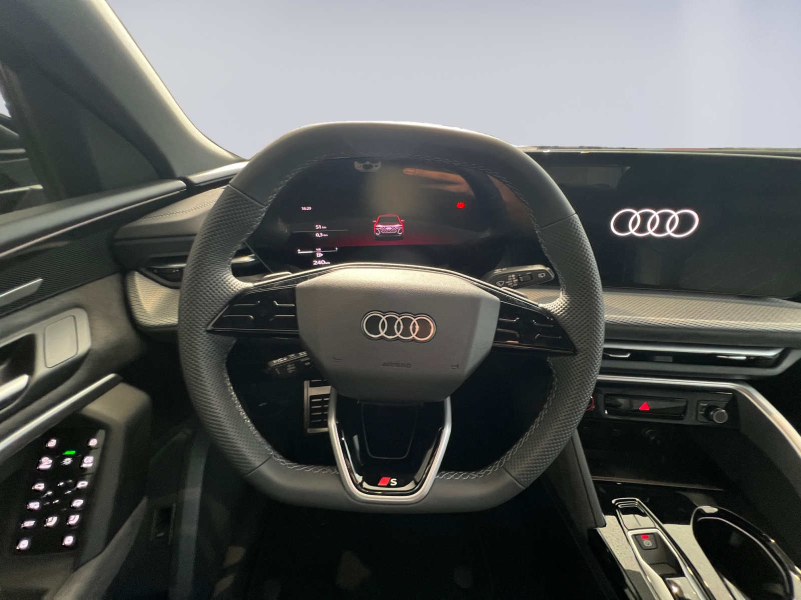 AUDI SQ5 TFSI quattro S-tronic-image-11
