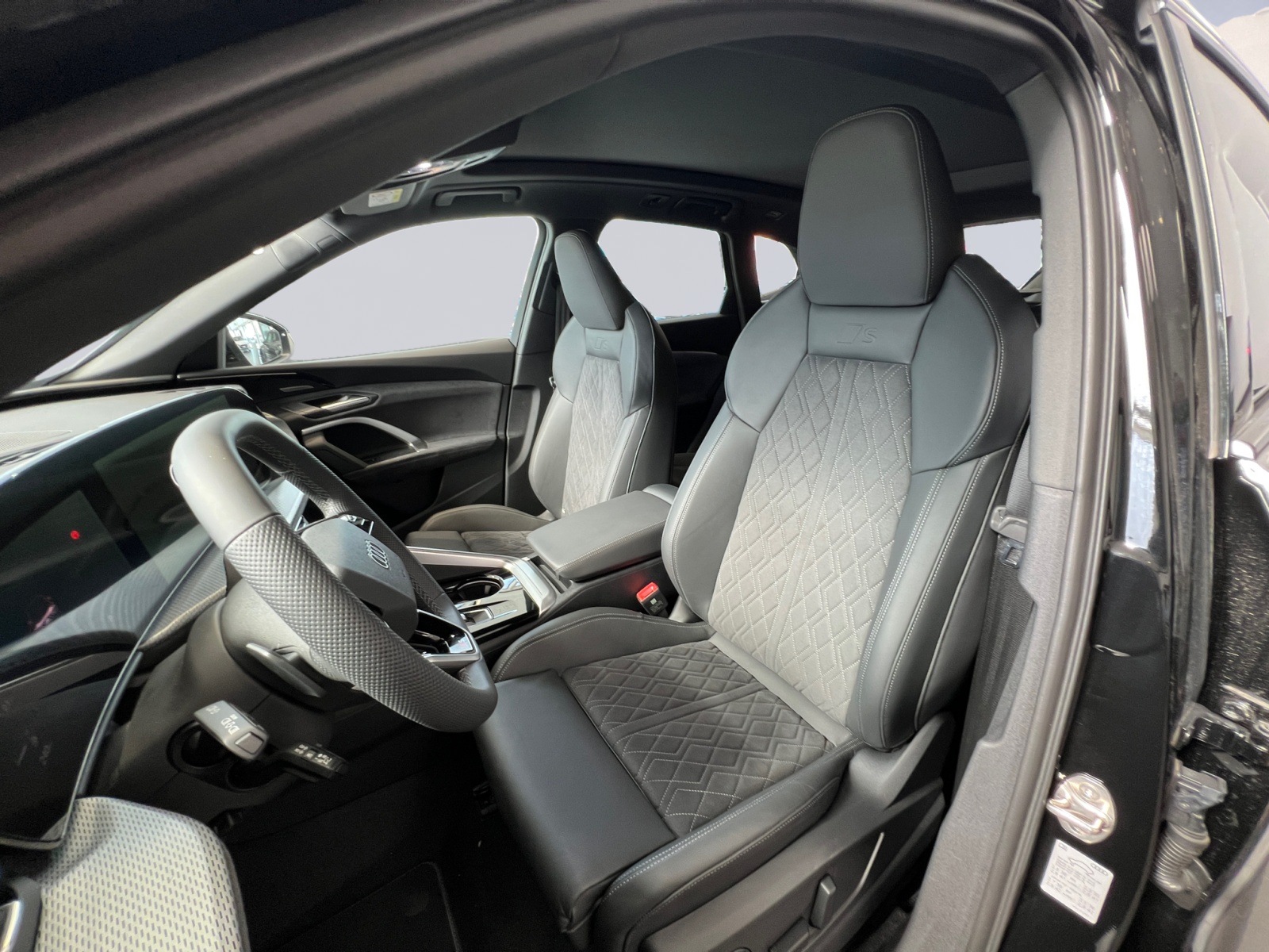 AUDI SQ5 TFSI quattro S-tronic-image-8