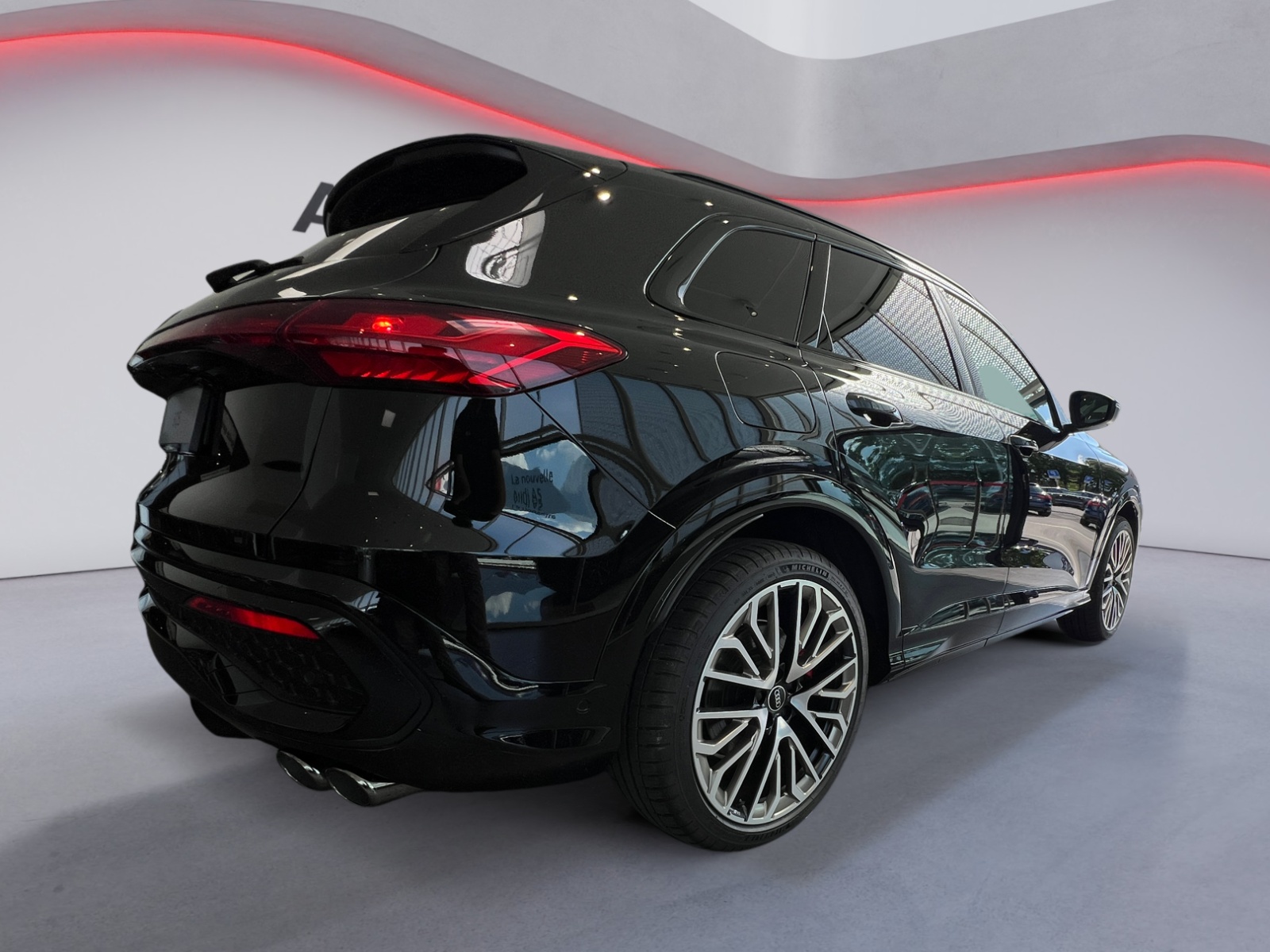 AUDI SQ5 TFSI quattro S-tronic-image-4