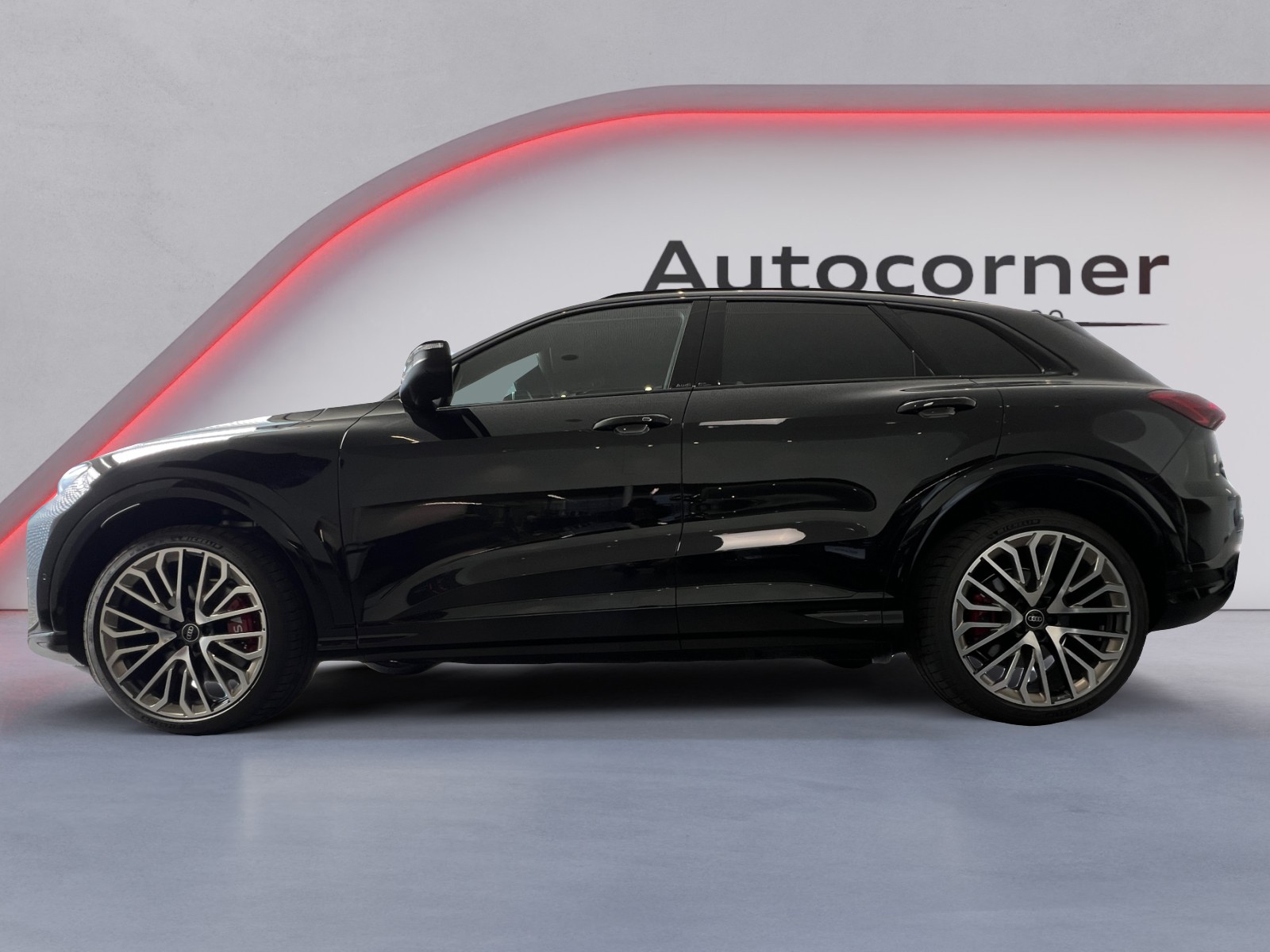 AUDI SQ5 TFSI quattro S-tronic-showroom-element-1