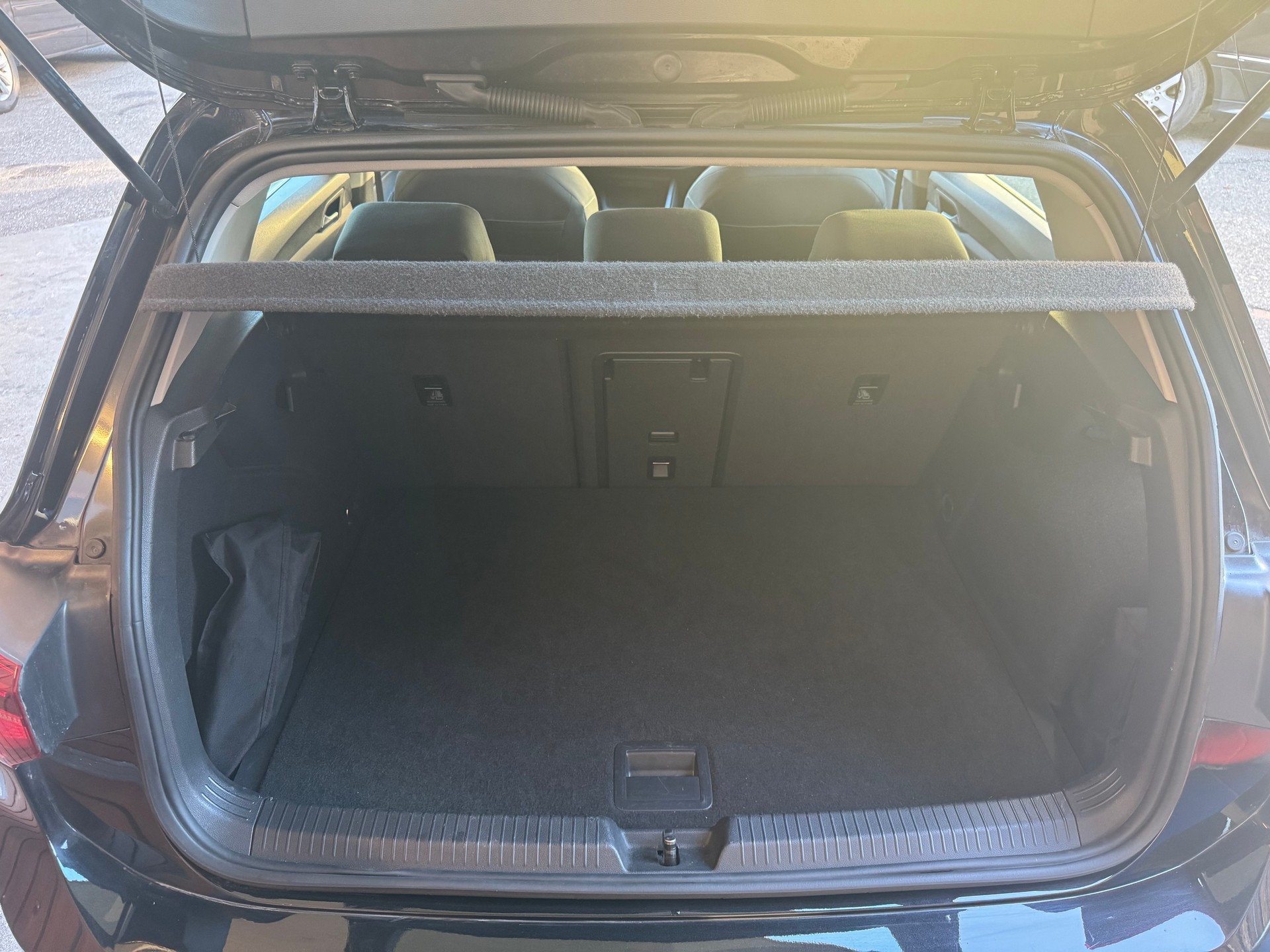 VW Golf 1.5 eTSI mHEV ACT First Edition DSG-image-10