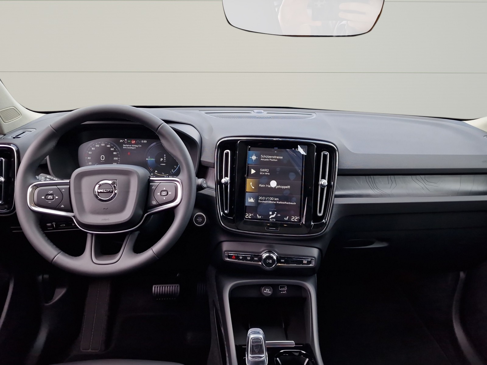 VOLVO XC40 1.5 T5 PiH Ultimate Dark-image-8