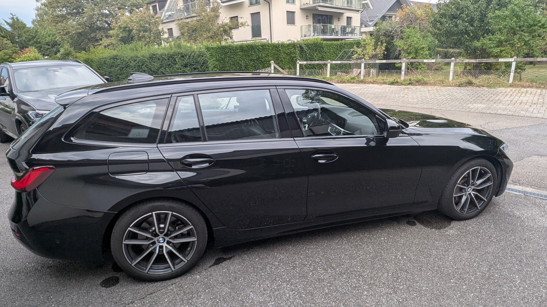 BMW 330i xDrive touring Steptronic-image-1