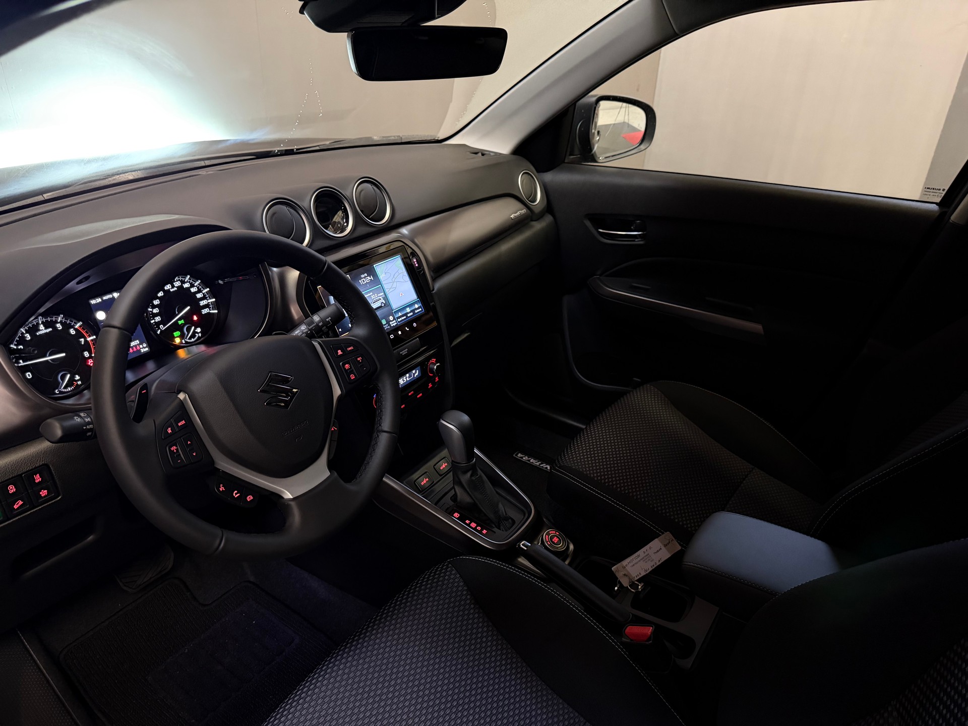 SUZUKI Vitara 1.4 Boosterjet Compact + 4x4 Hybrid Automatic-image-5