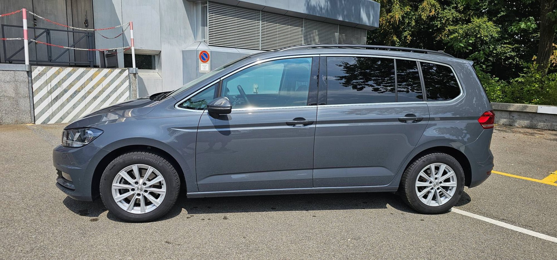 VW Touran 1.5 TSI EVO Comfortline DSG 7-Plätzer-image-1