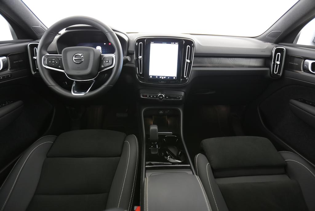 VOLVO C40 P8 Twin Recharge AWD-image-5