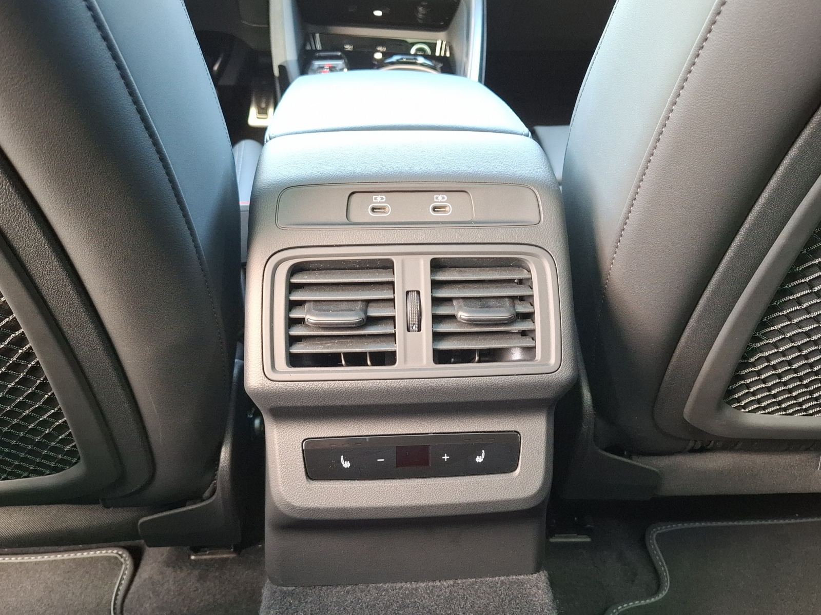 AUDI SQ5 TFSI quattro S-tronic-image-10