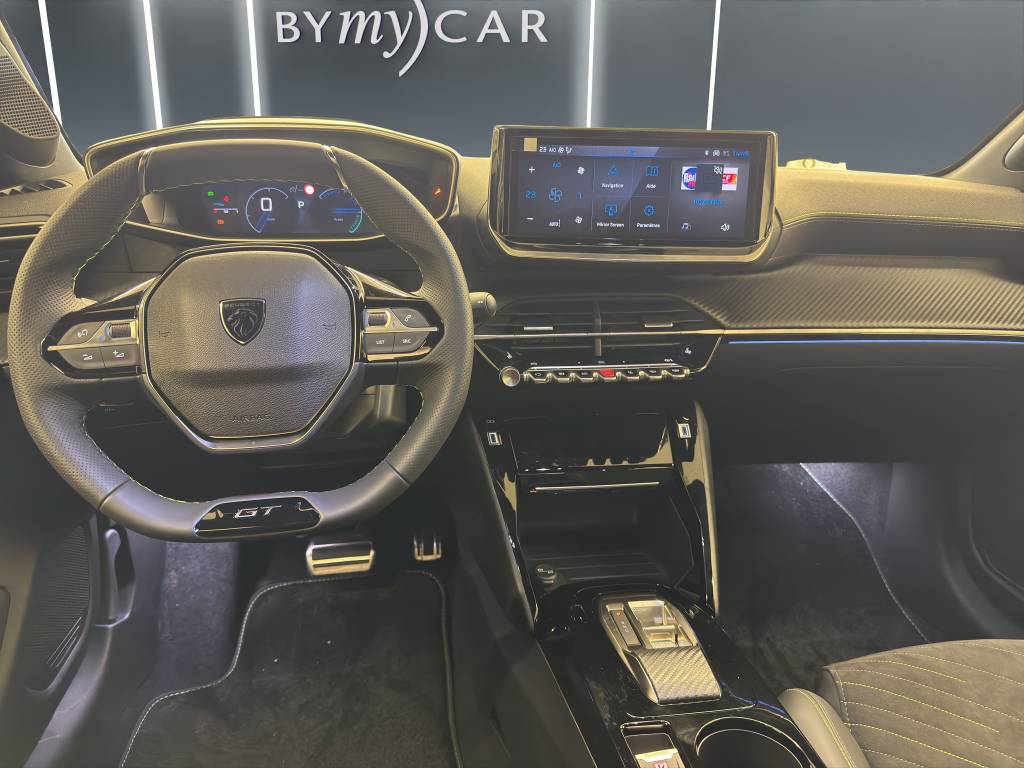 PEUGEOT 208 1.2 MHEV 145 GT-image-5