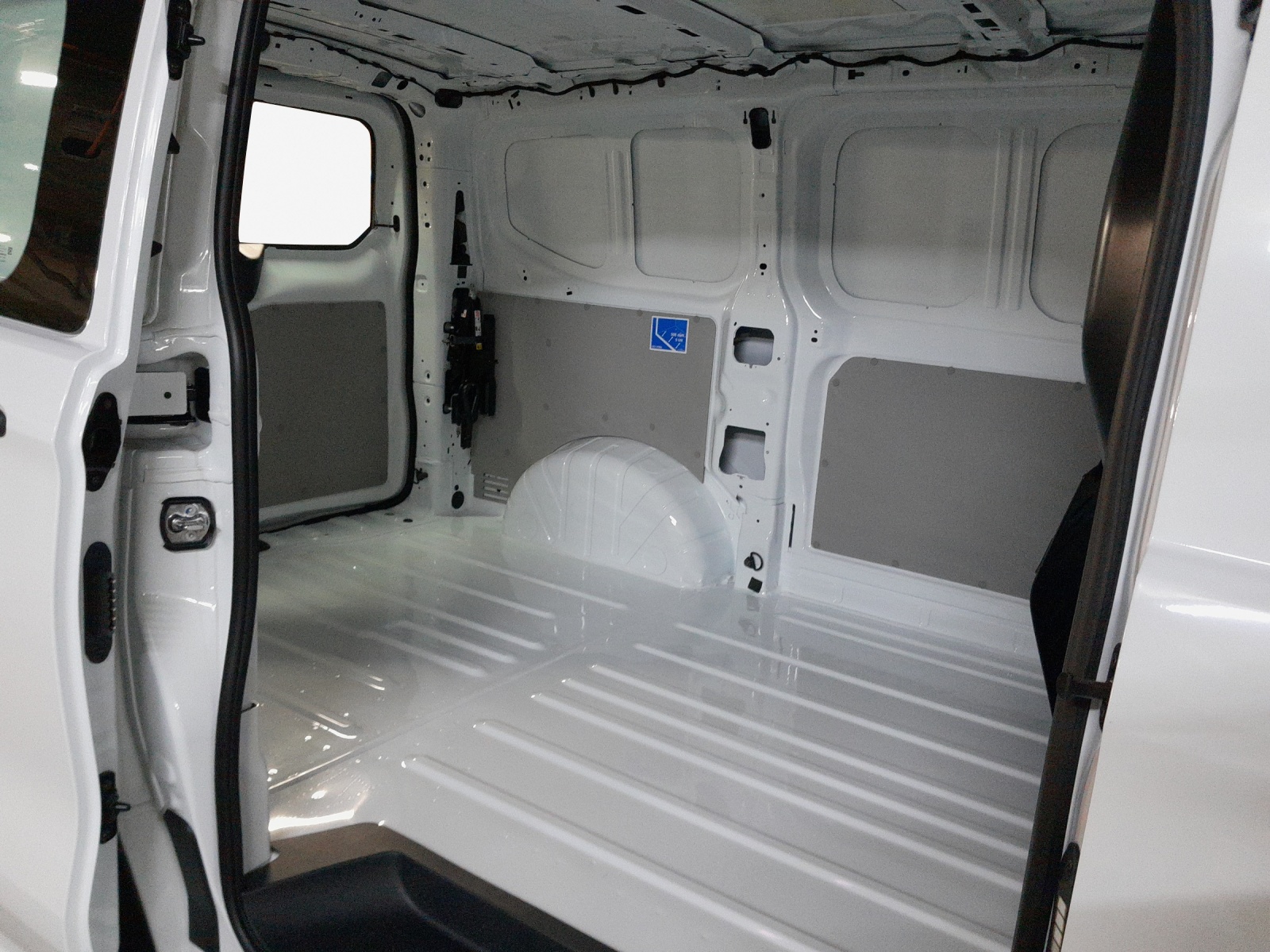 VW Transporter 2.0 TDI Automat-image-11