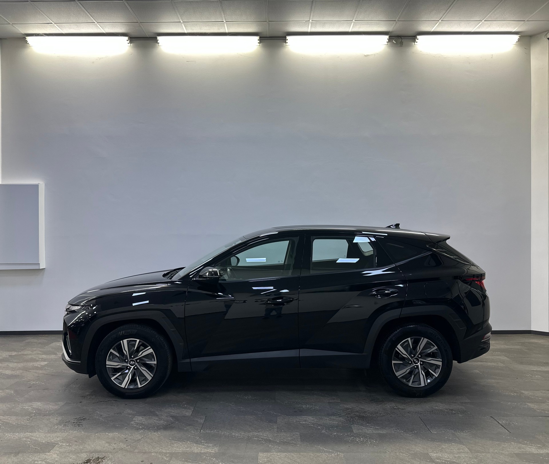 HYUNDAI Tucson 1.6 TGDI 48V Origo 2WD-image-2