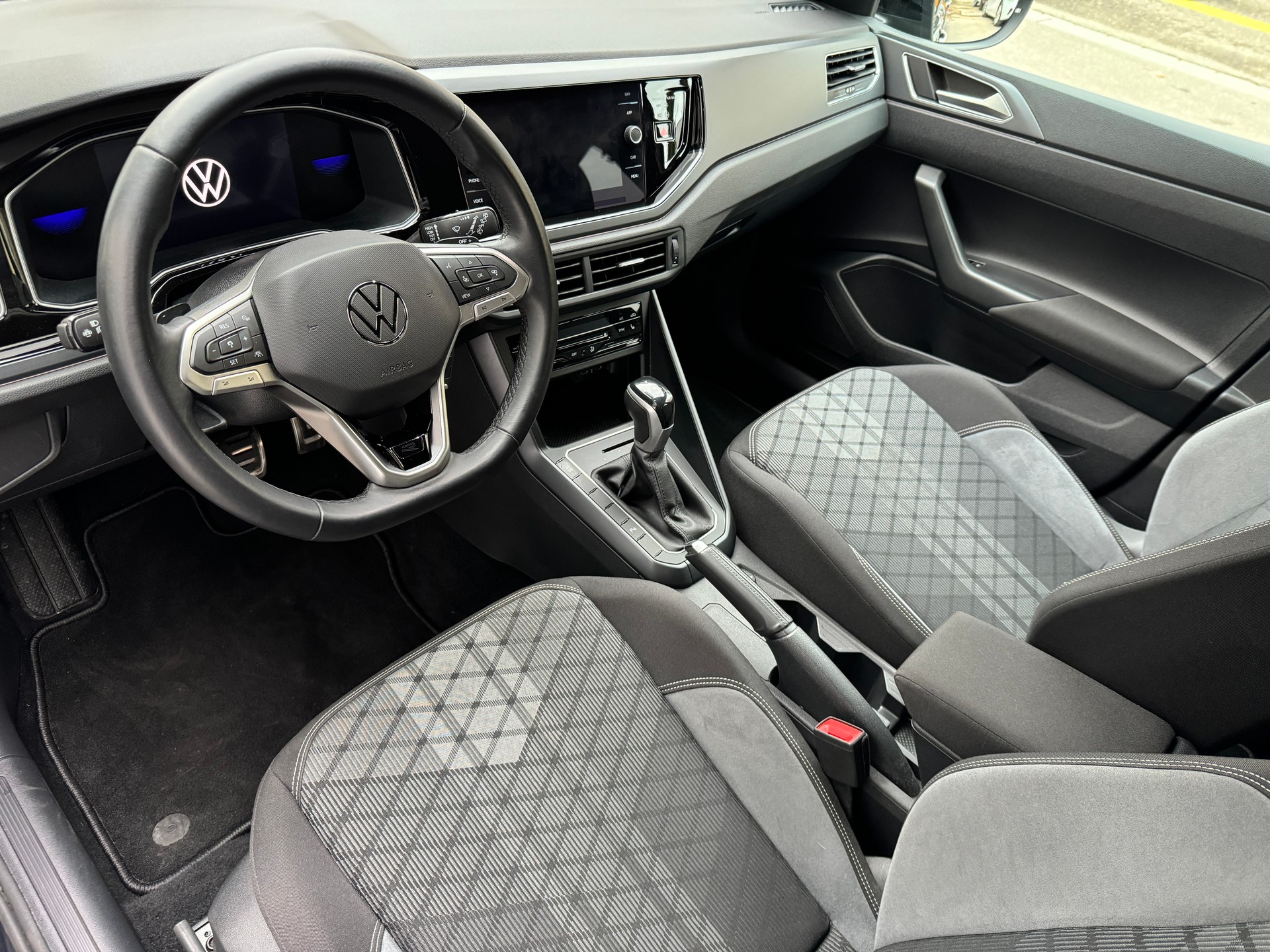 VW Taigo 1.0 TSI R-Line DSG-image-10