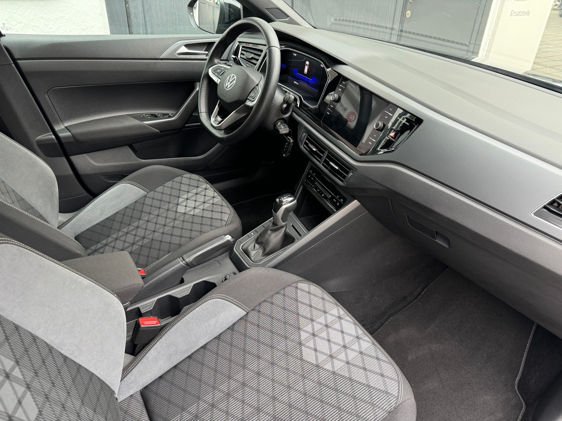 VW Taigo 1.0 TSI R-Line DSG-image-11