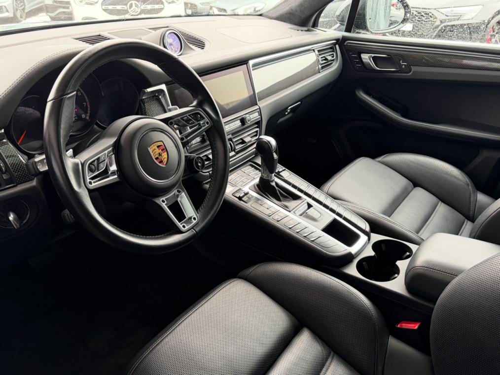 PORSCHE Macan Turbo PDK-image-3