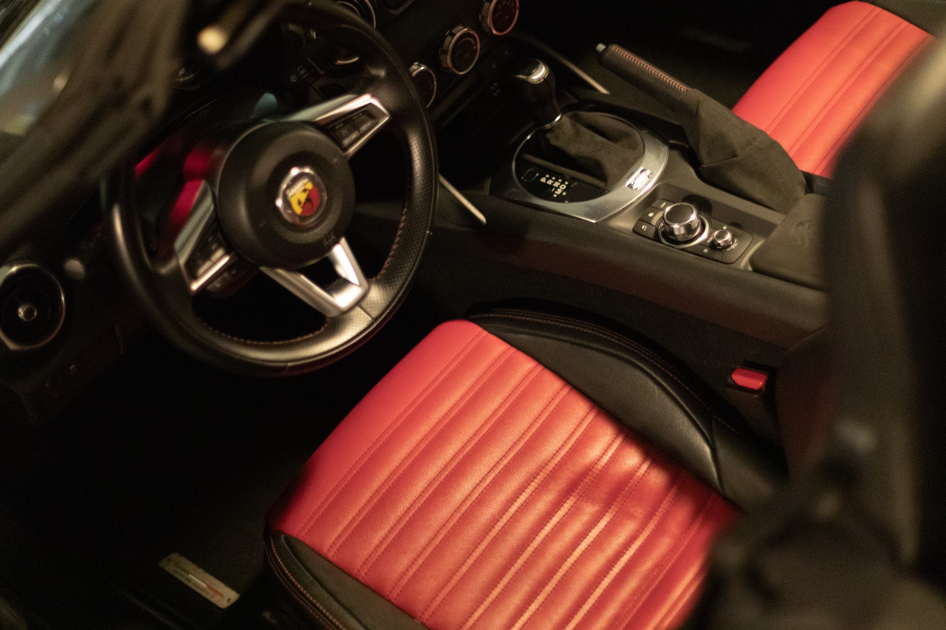 FIAT 124 Spider 1.4 TB Abarth Automatic-image-8