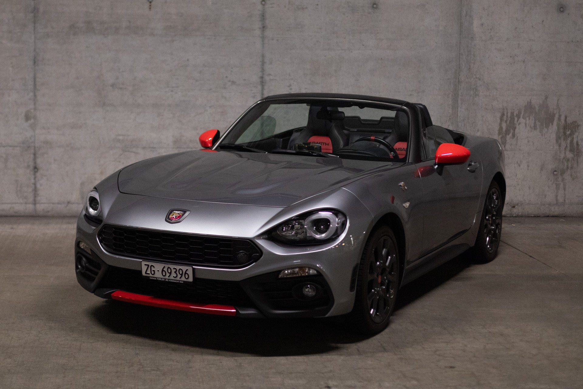FIAT 124 Spider 1.4 TB Abarth Automatic-image-2