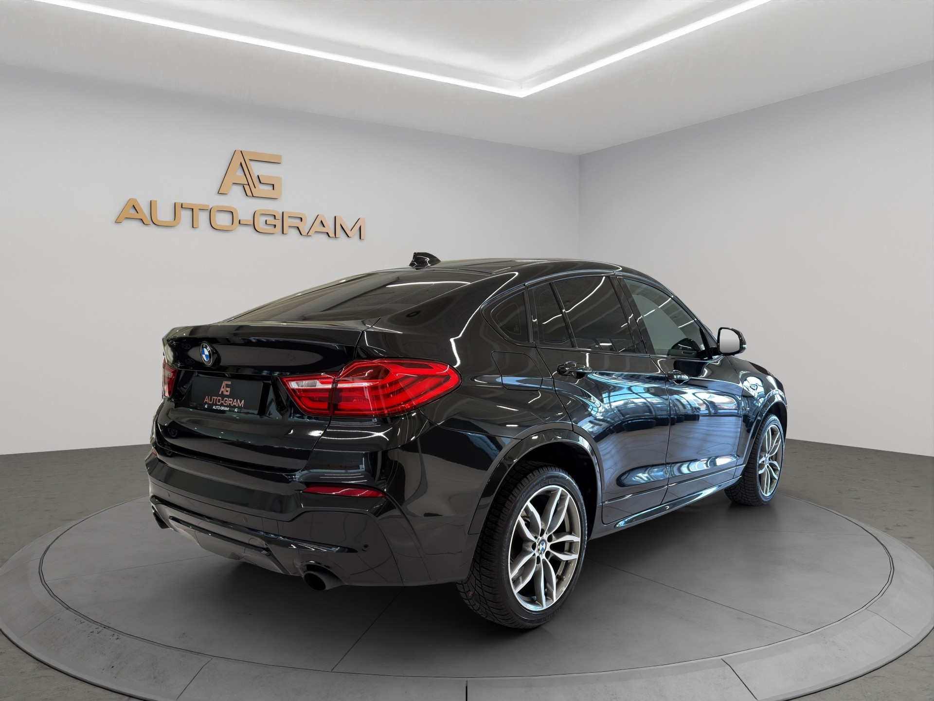BMW X4 M 40i Steptronic-image-4